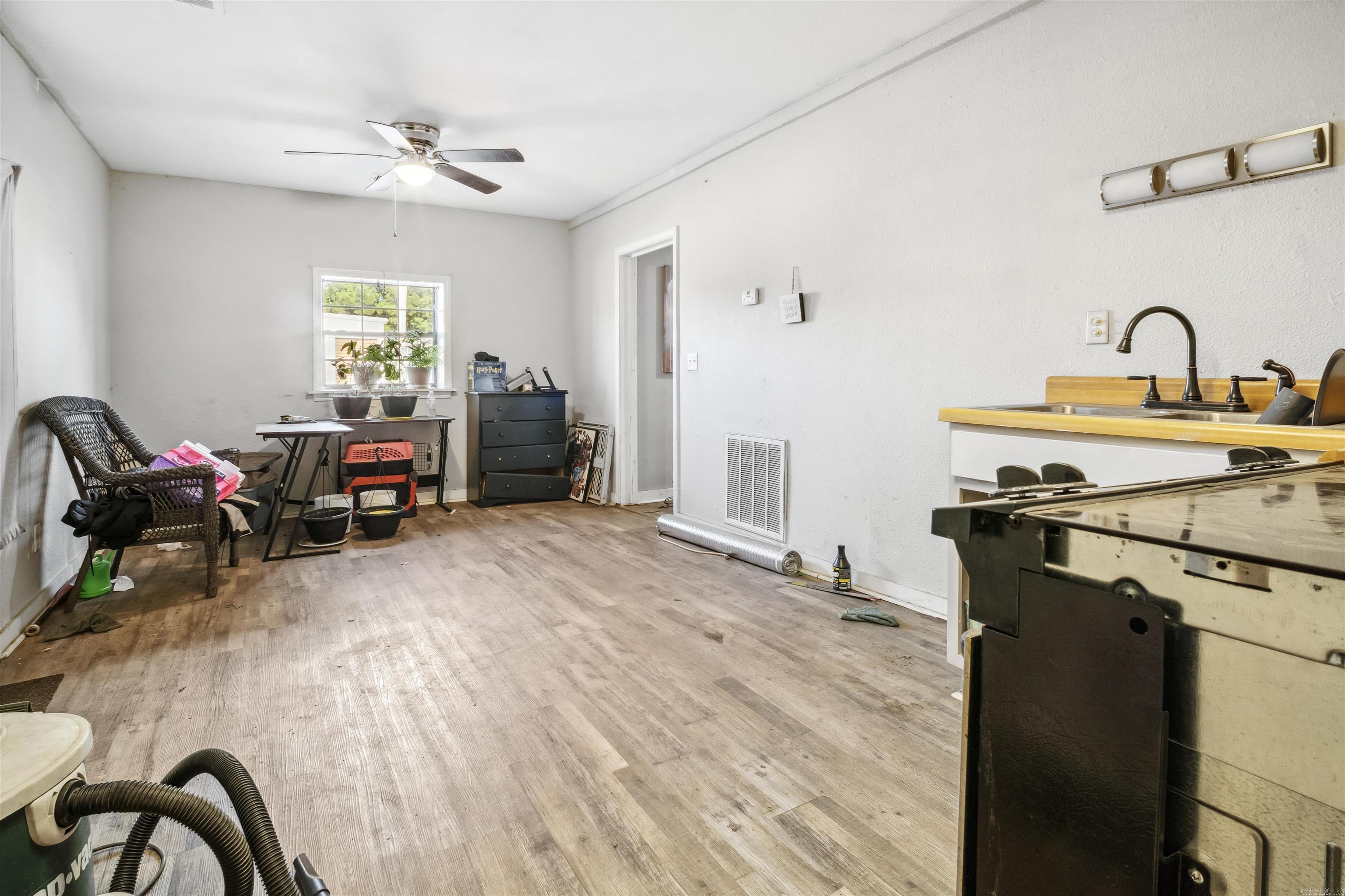 821 E Main  Clarksville, AR