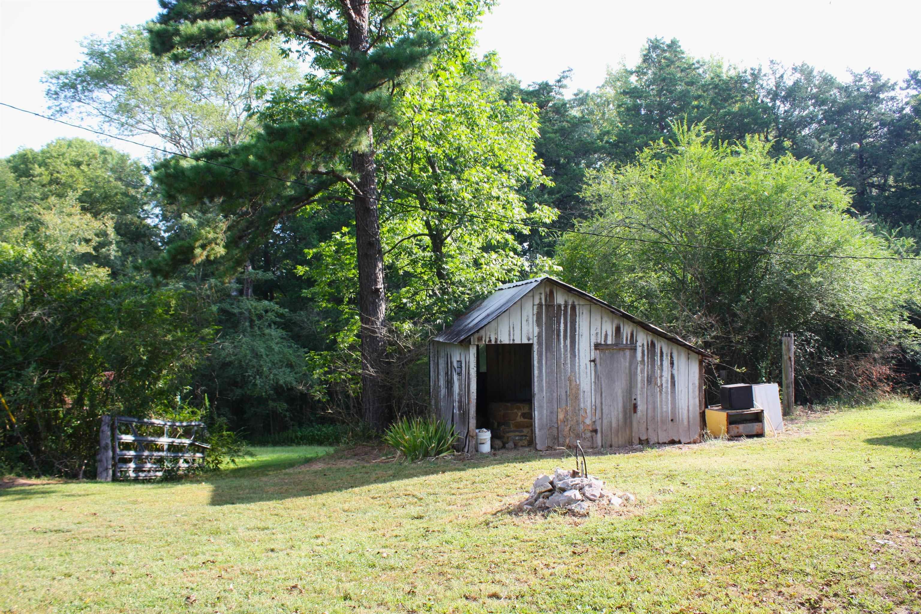 2631 W Glazypeau Rd  Mountain Pine, AR