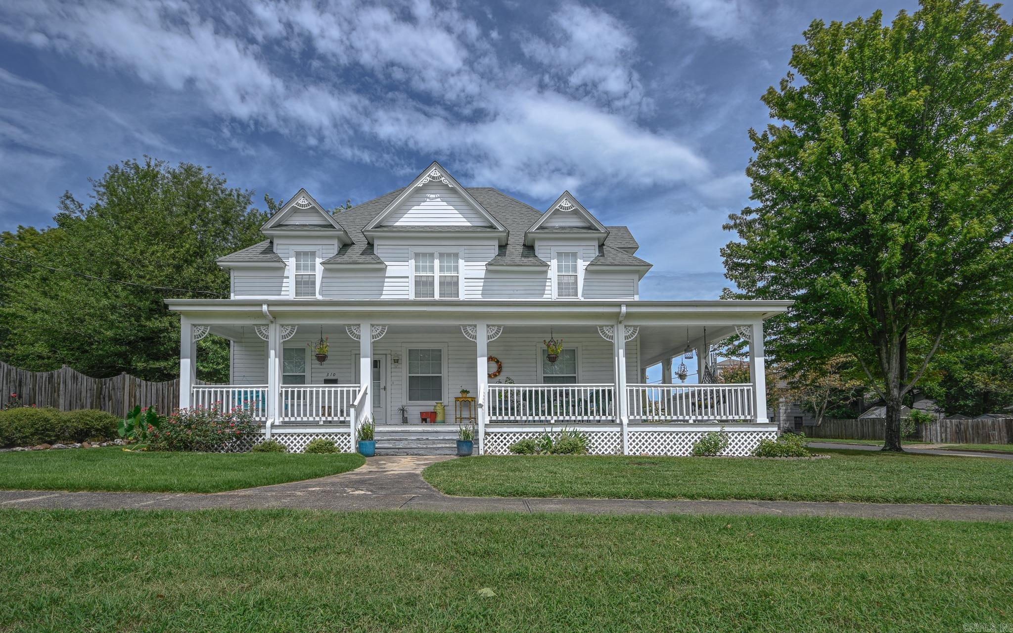 310  Tenth  Mena, AR
