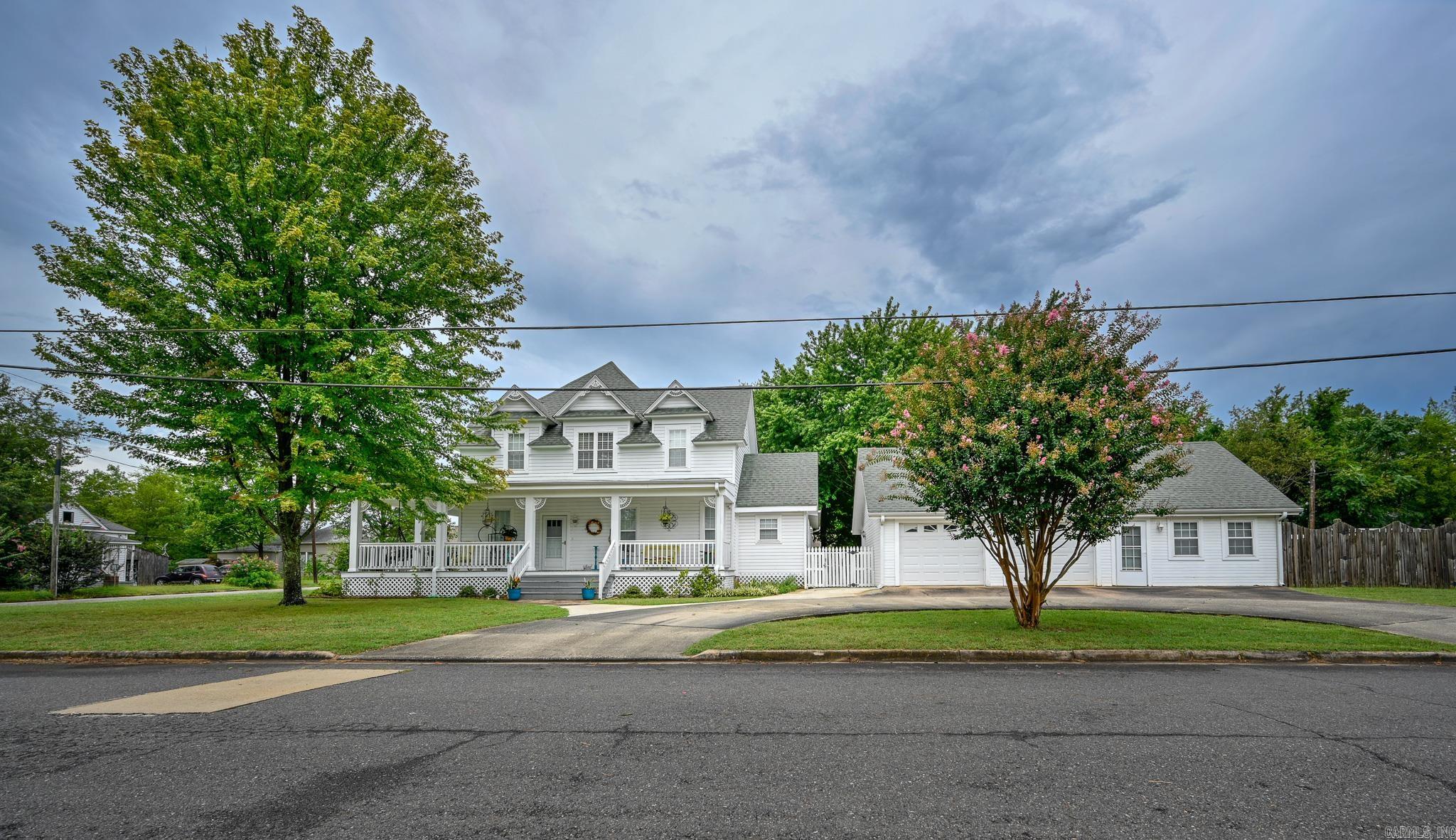 310  Tenth  Mena, AR