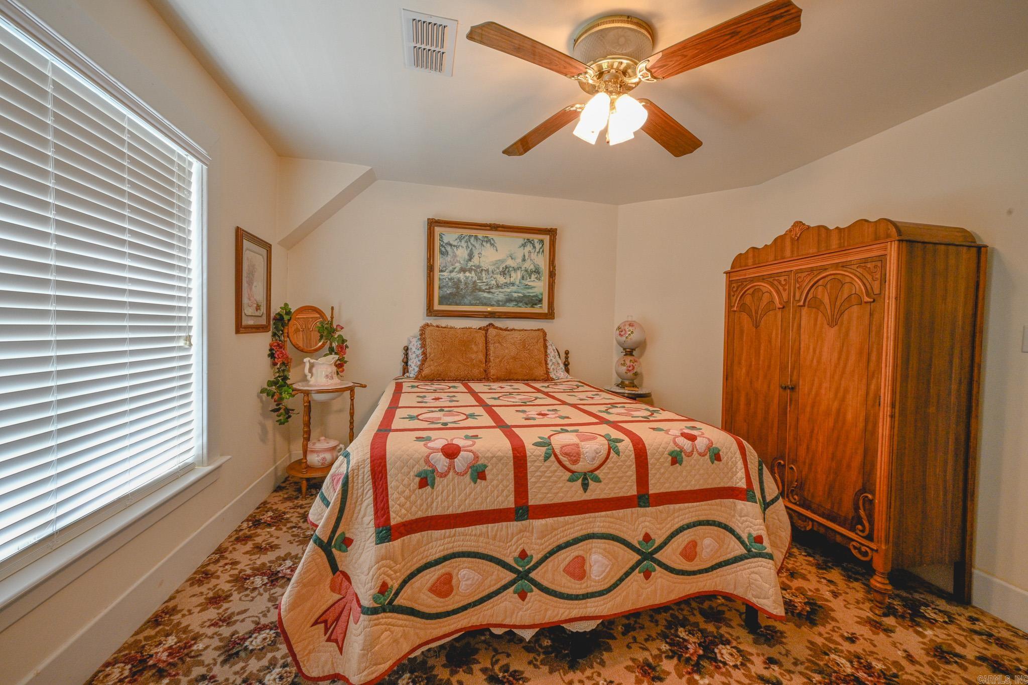 310  Tenth  Mena, AR