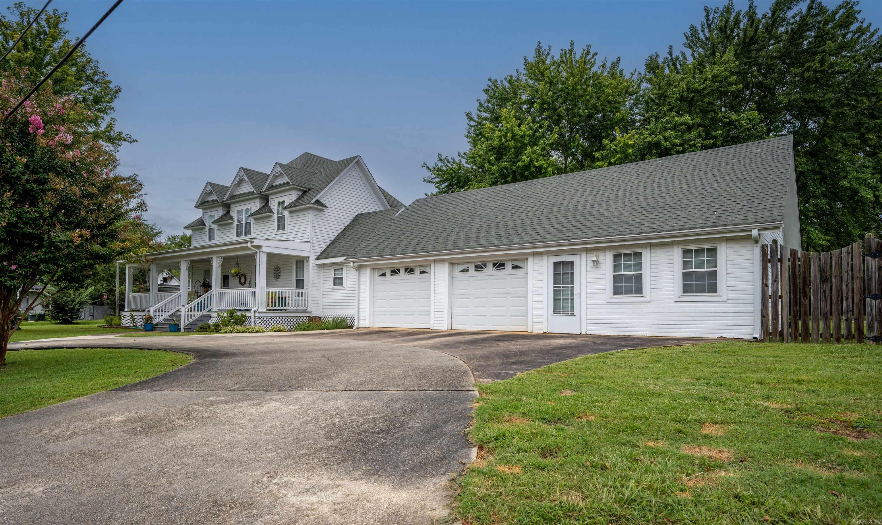 310  Tenth  Mena, AR