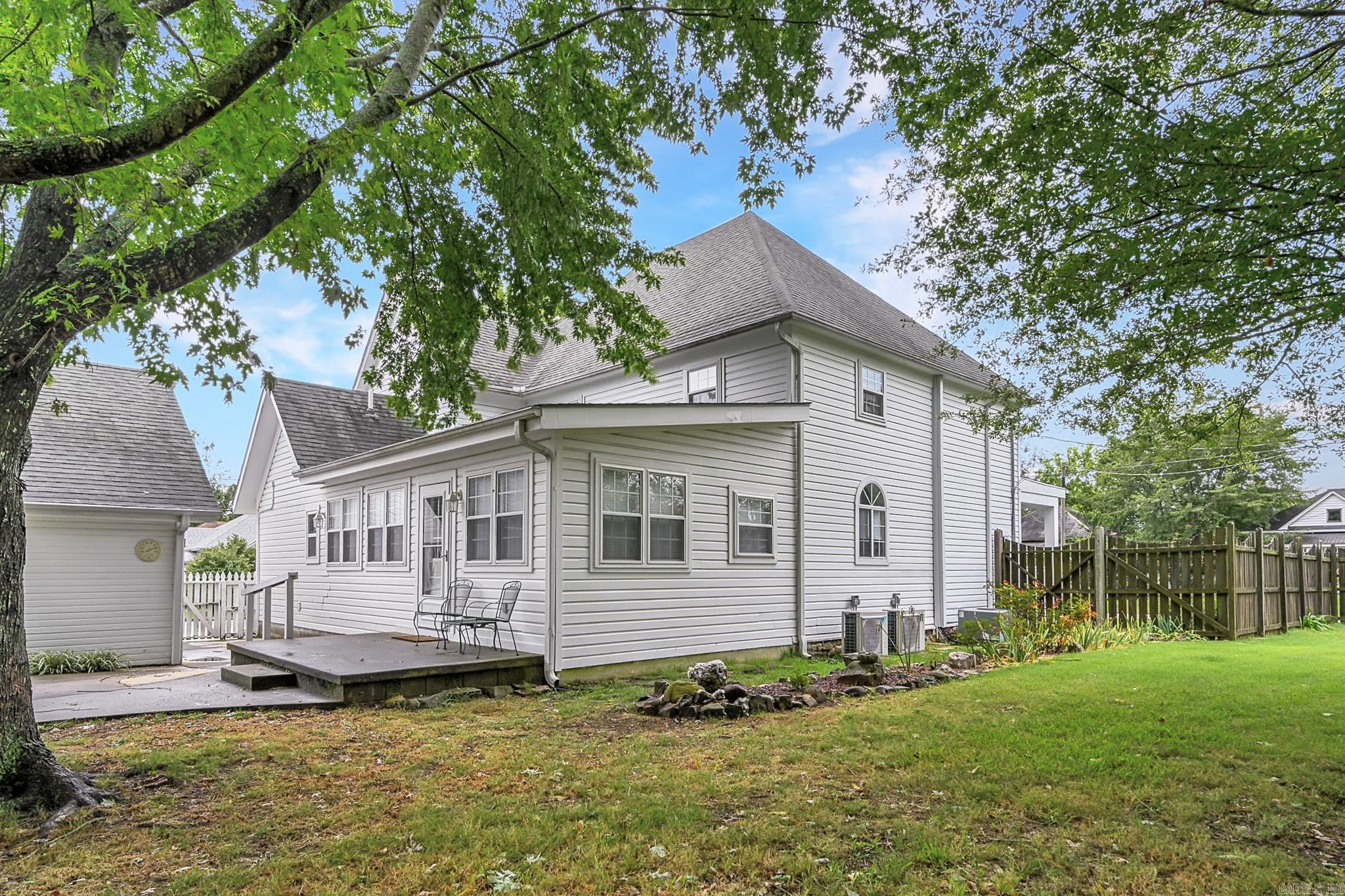 310  Tenth  Mena, AR