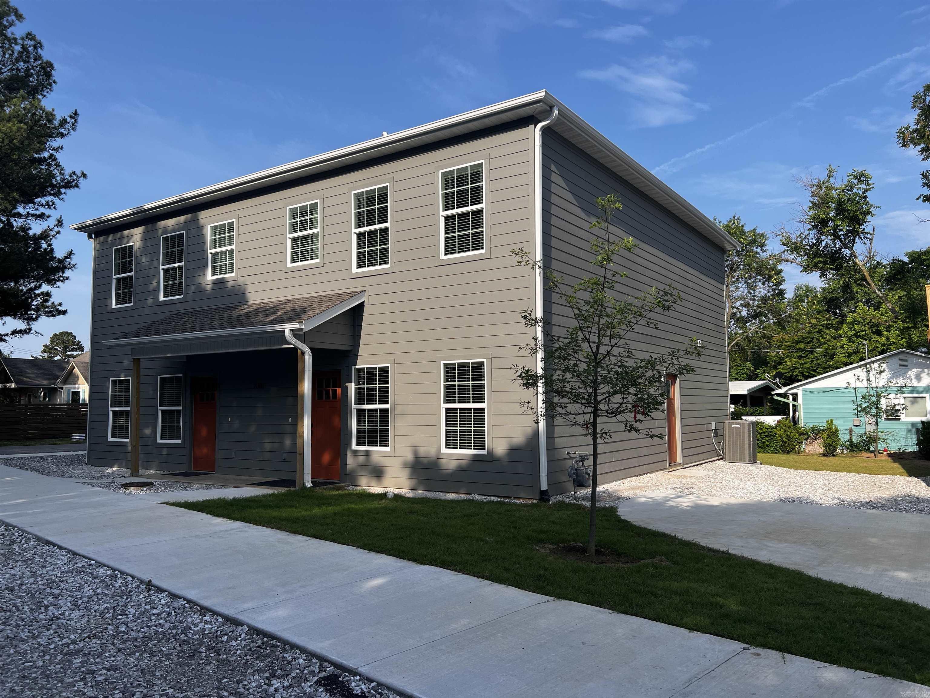 2001 Shady Avenue