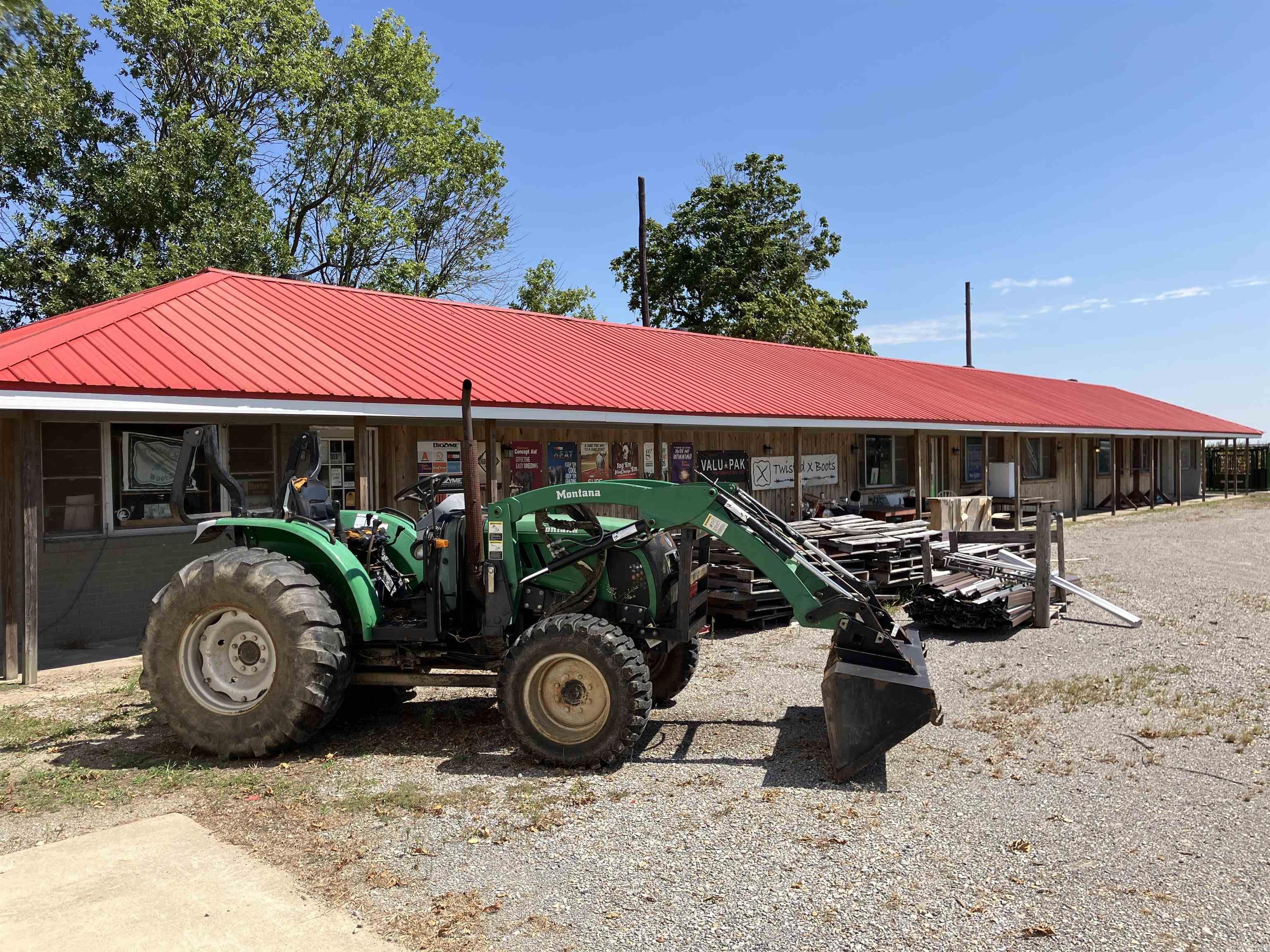 1430 E Main  Piggott, AR