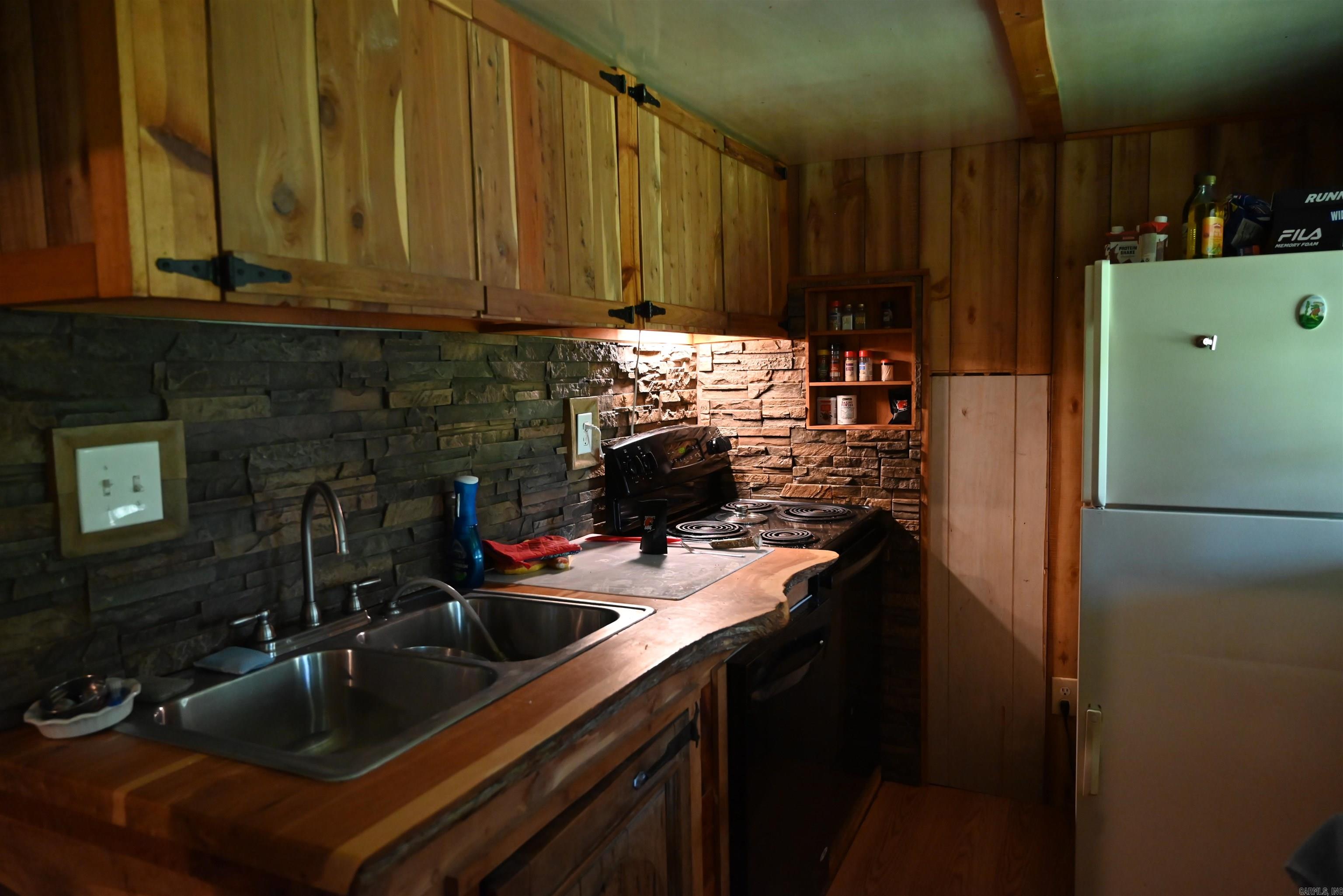 2194 PINDALL RIDGE RD. Pindall, AR 72655