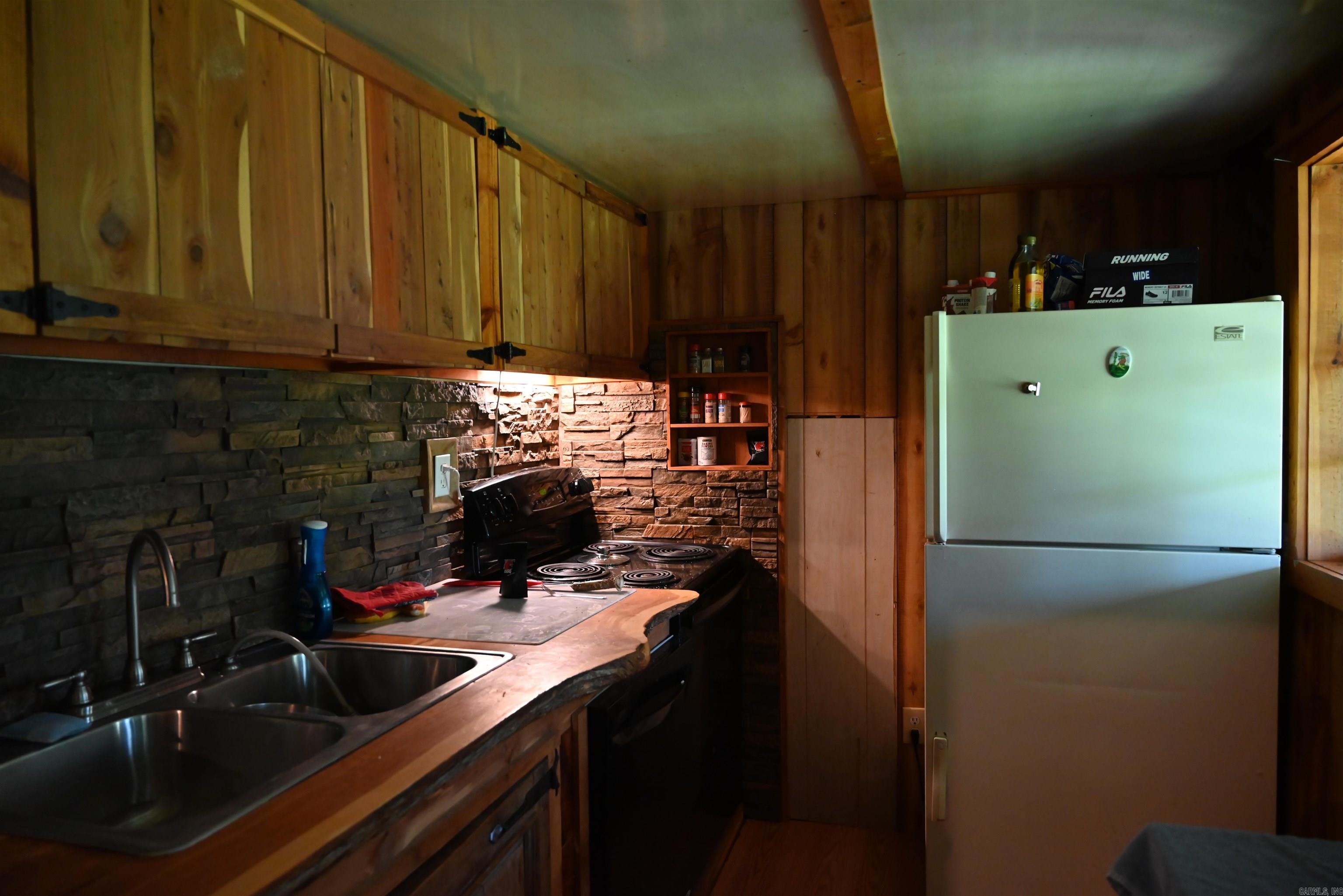 2194 PINDALL RIDGE RD. Pindall, AR 72655