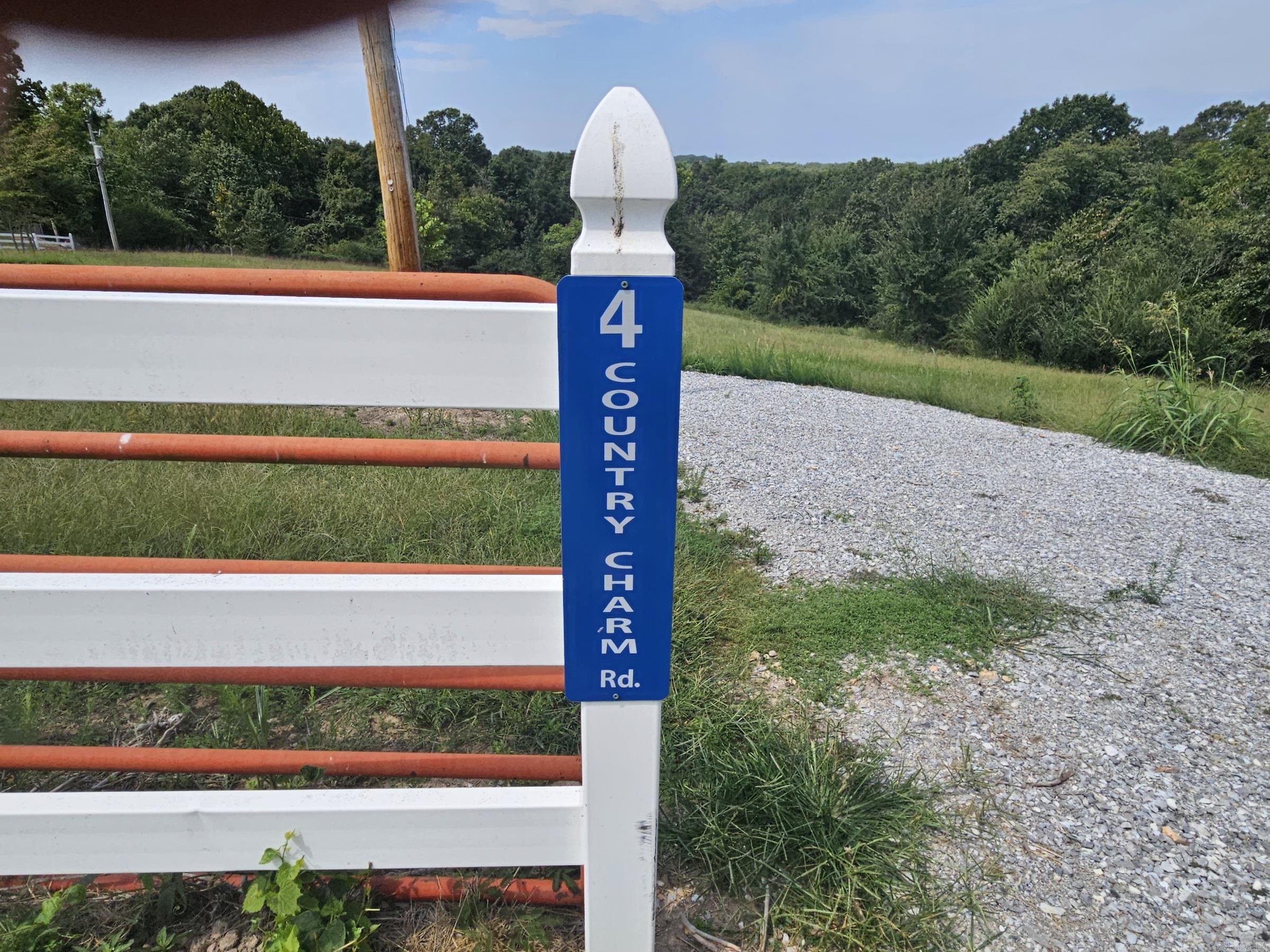 4  Country Charm  Mountain View, AR