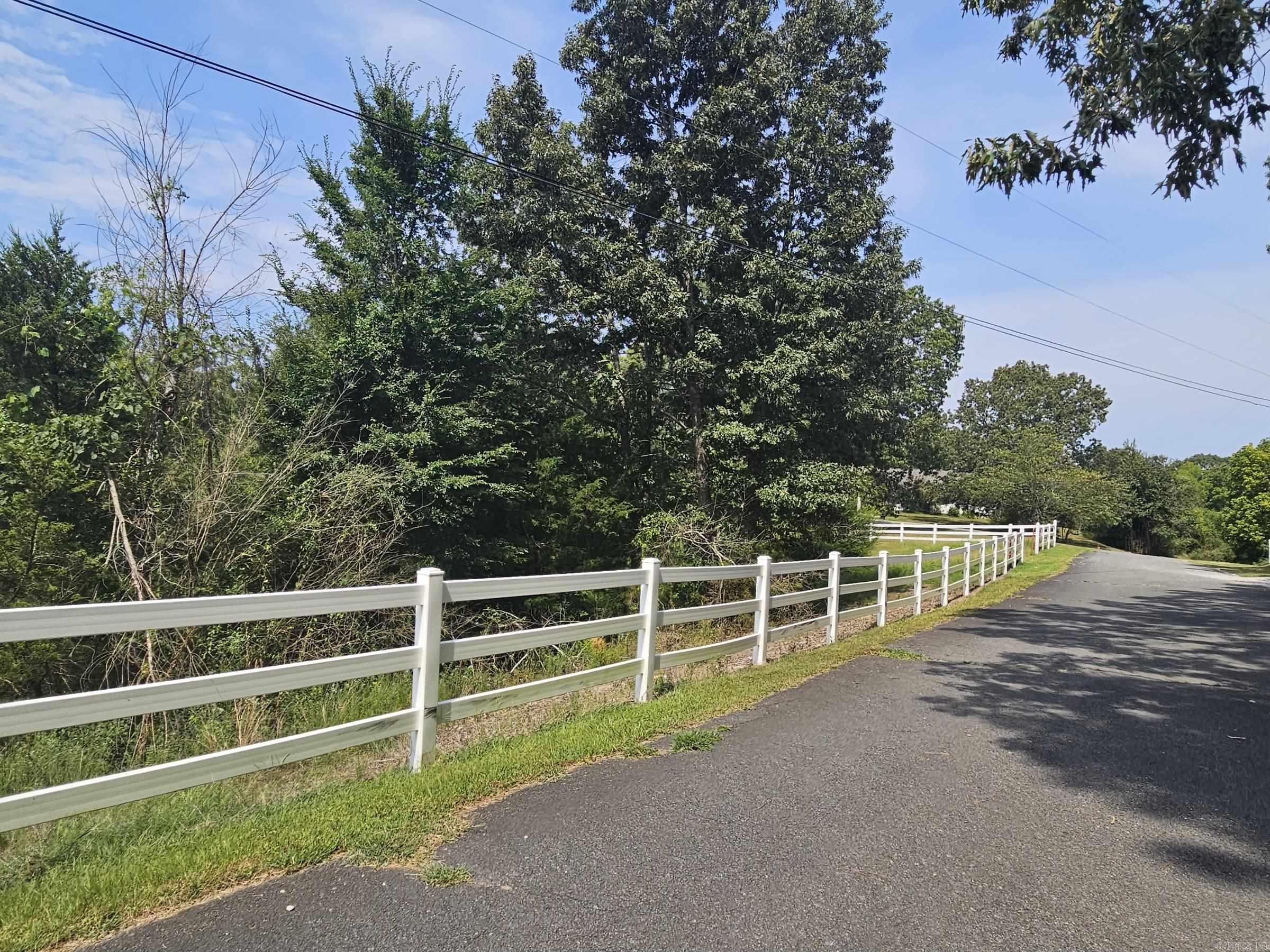 4  Country Charm  Mountain View, AR