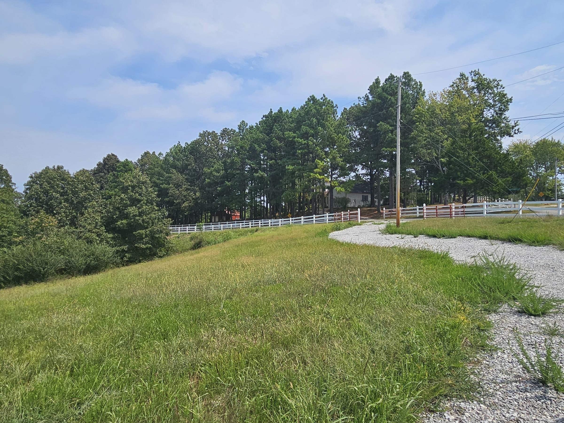 4  Country Charm  Mountain View, AR