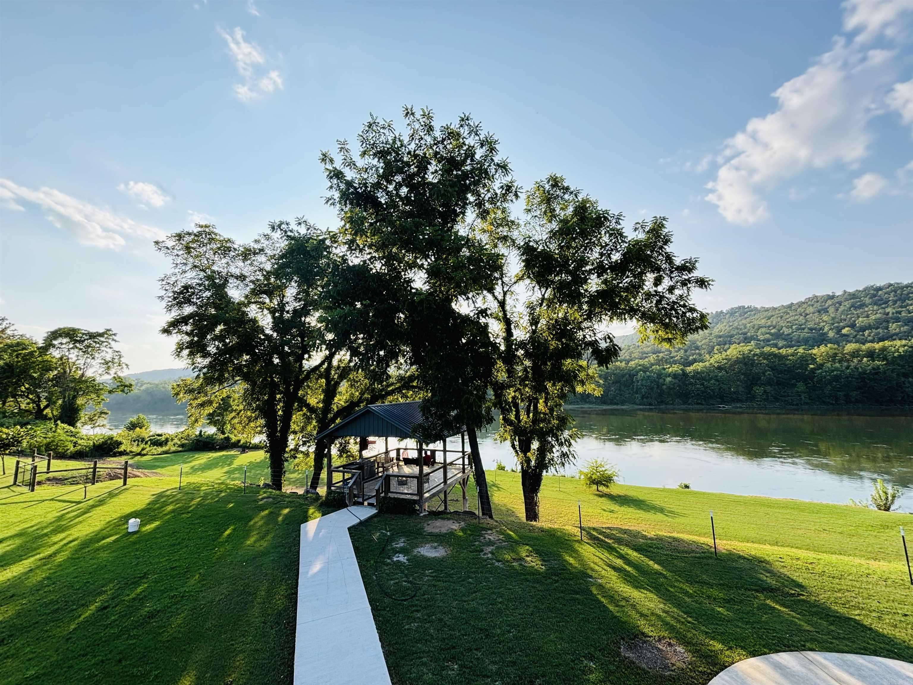 269  River Valley  Mountain View, AR