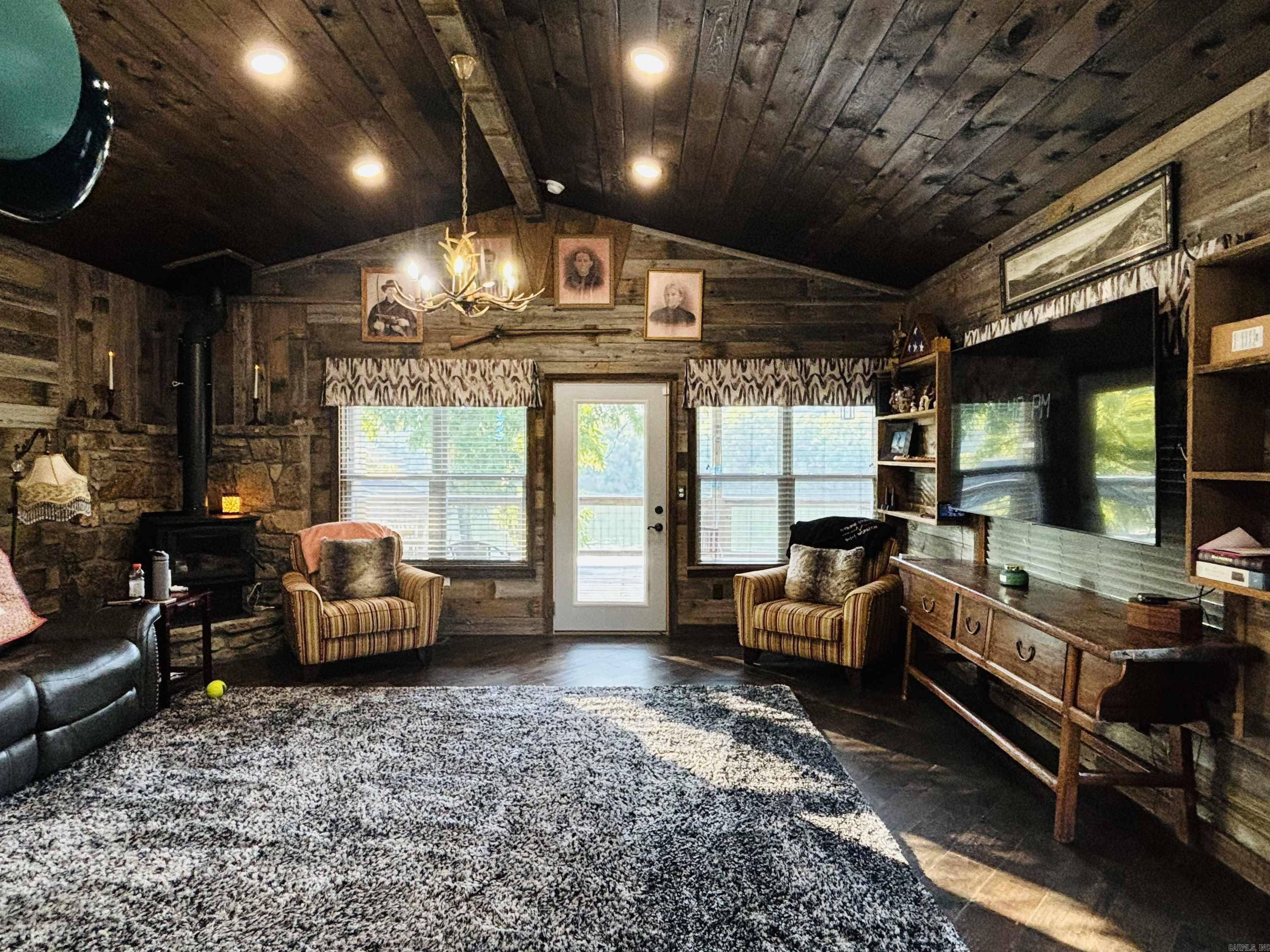 269  River Valley  Mountain View, AR