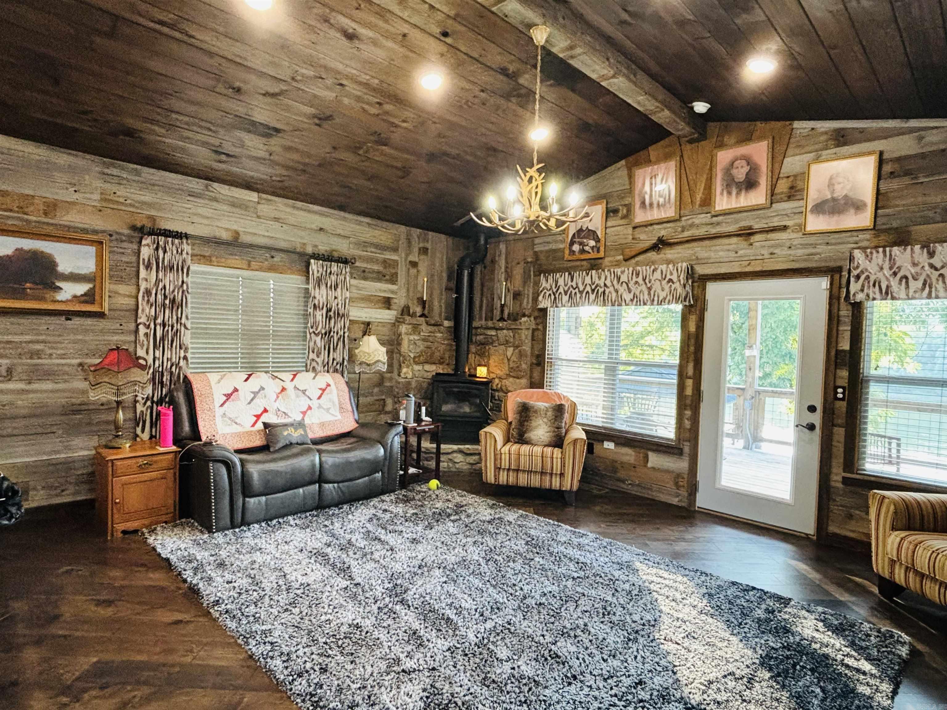 269  River Valley  Mountain View, AR