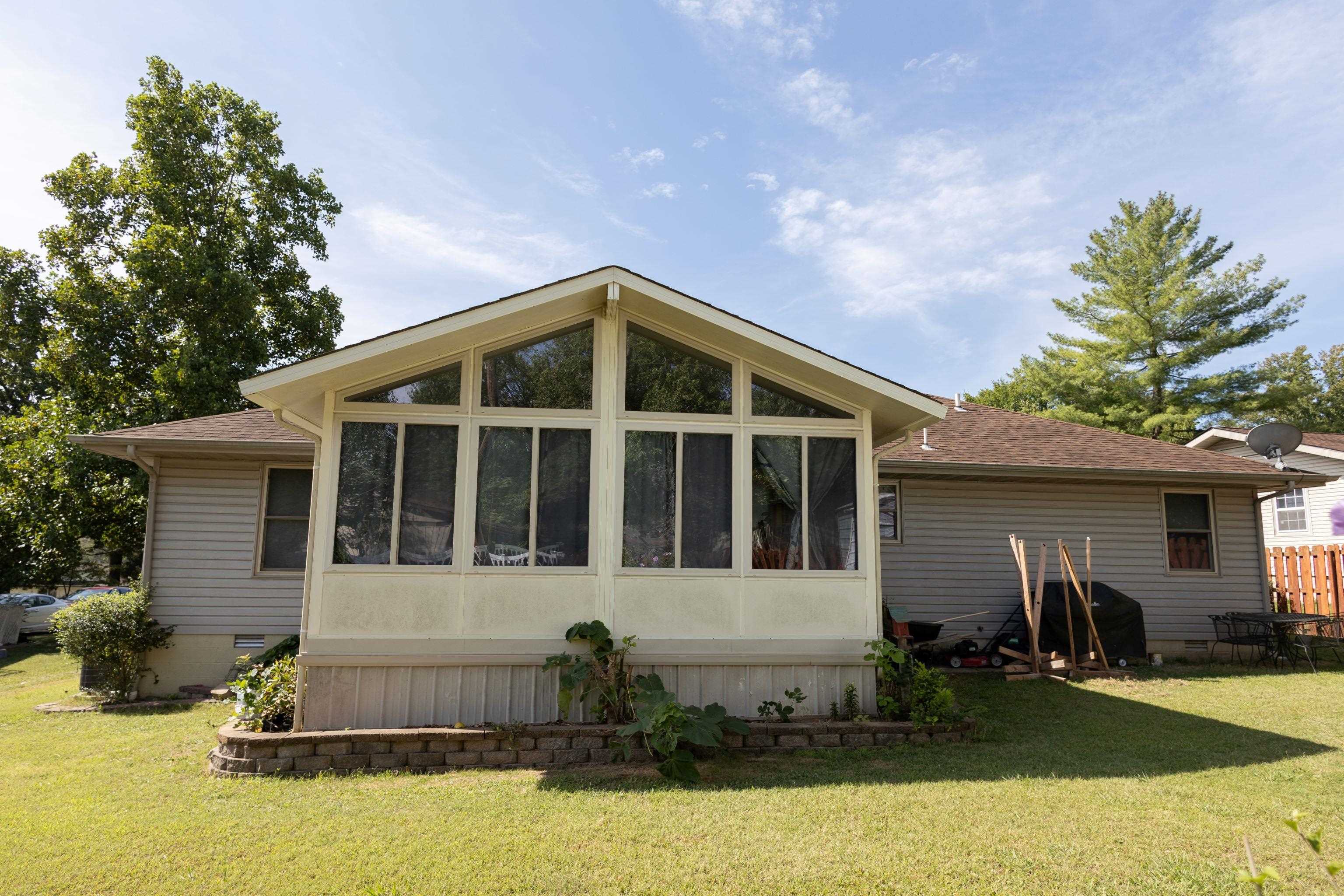 1159  Leonard  Mountain Home, AR