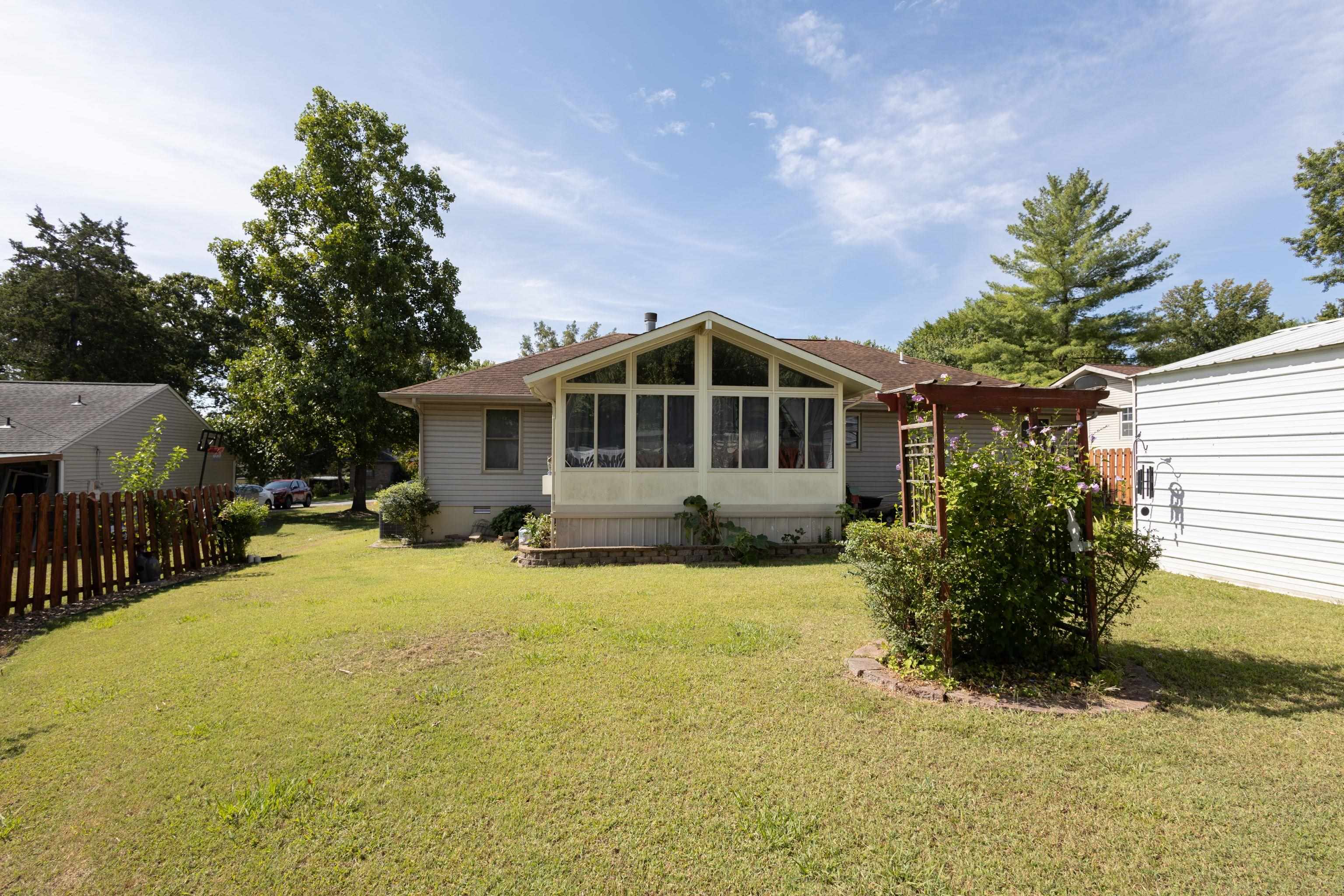 1159  Leonard  Mountain Home, AR