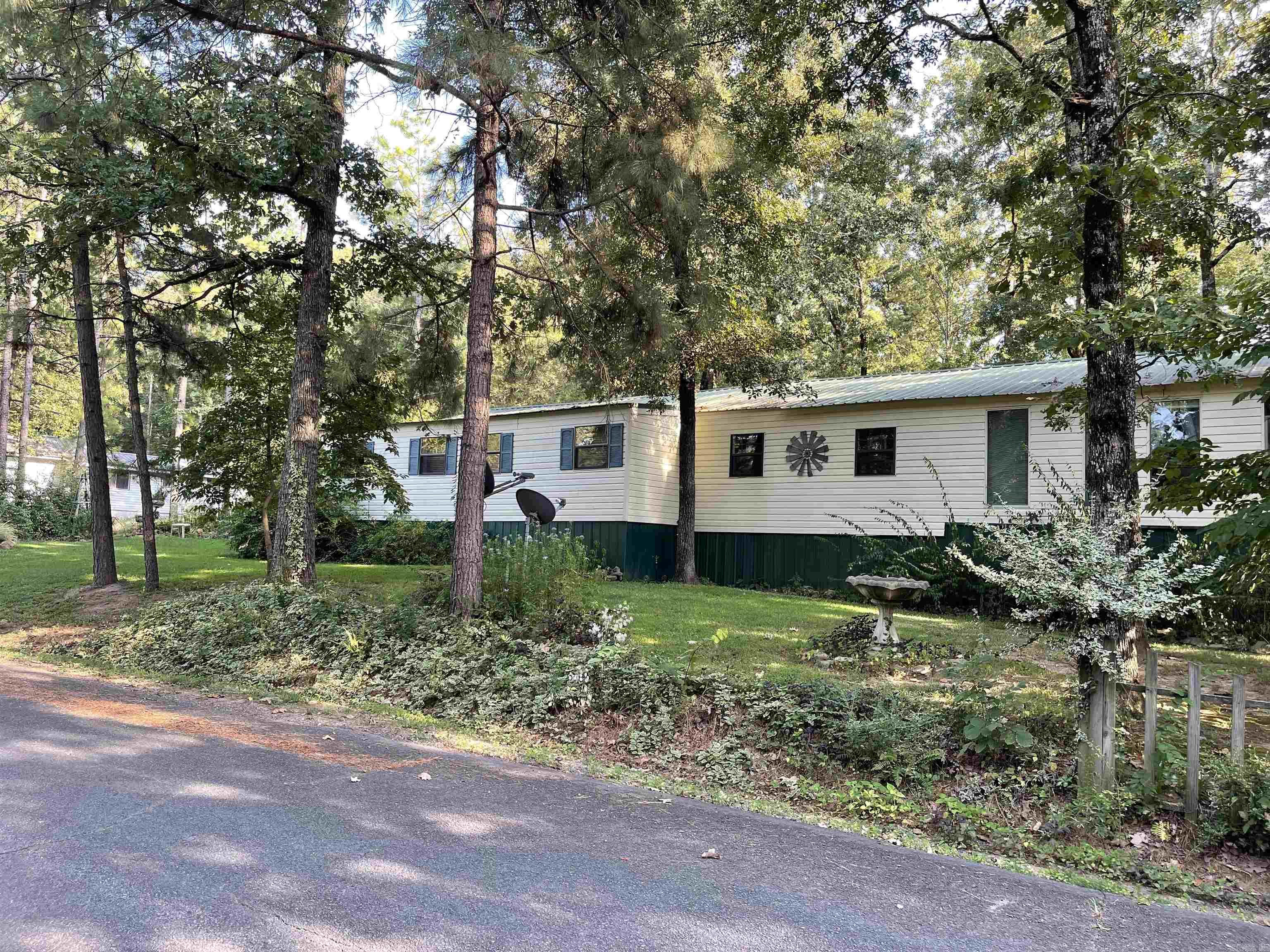 532 Canyon Road Greers Ferry, AR 72067