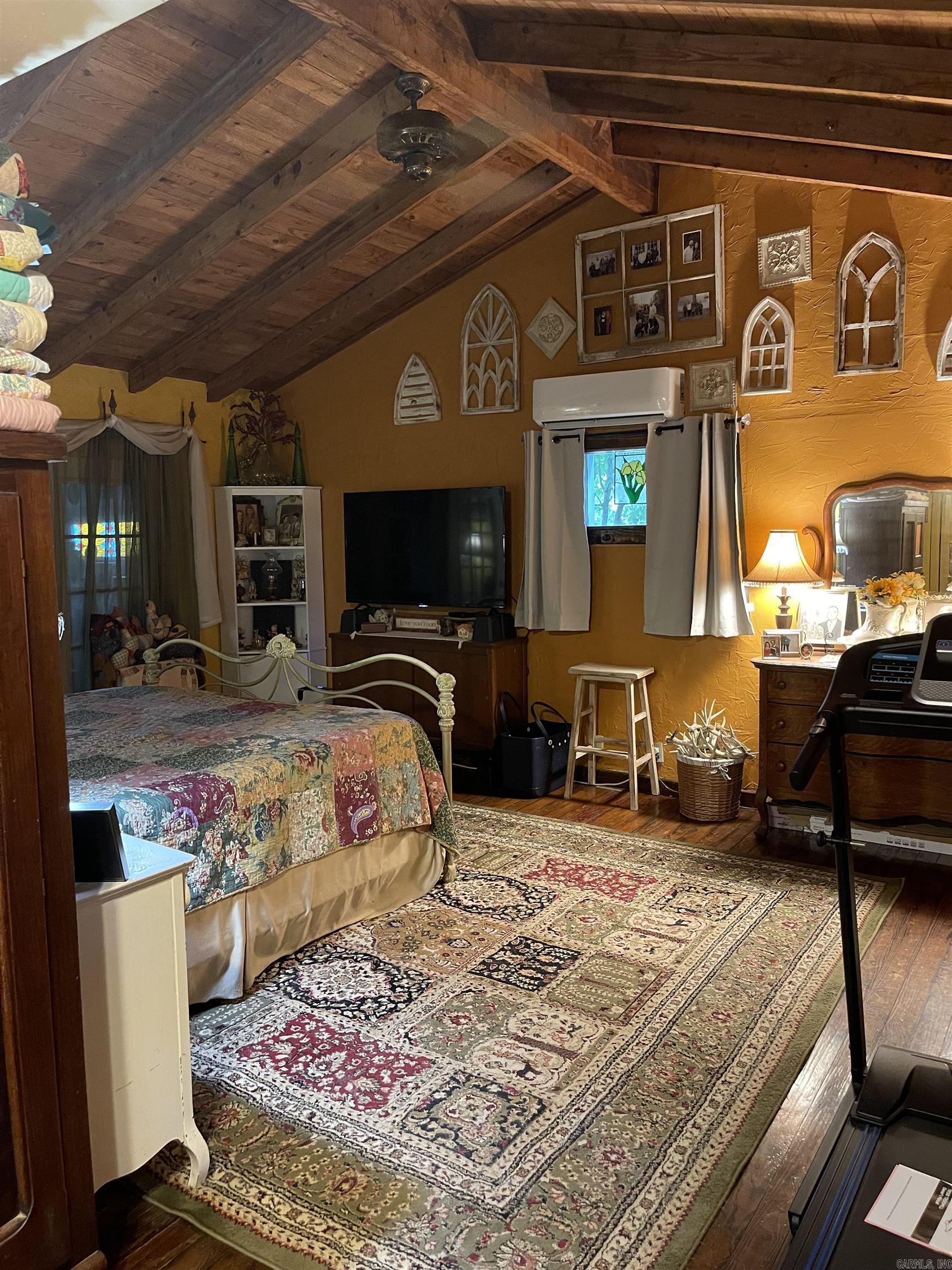 532 Canyon Road Greers Ferry, AR 72067