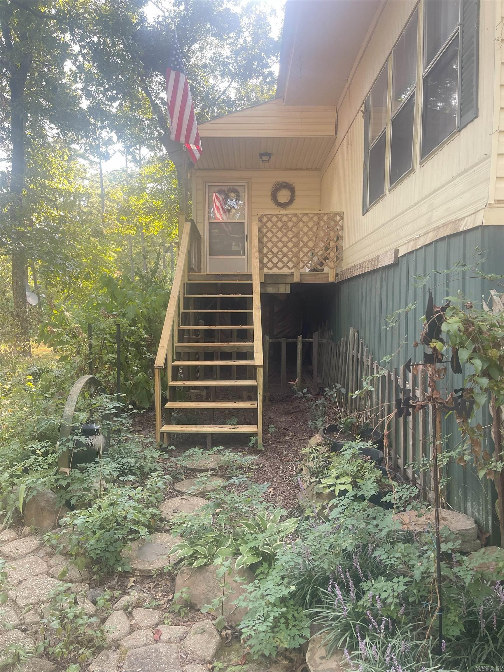 532 Canyon Road Greers Ferry, AR 72067