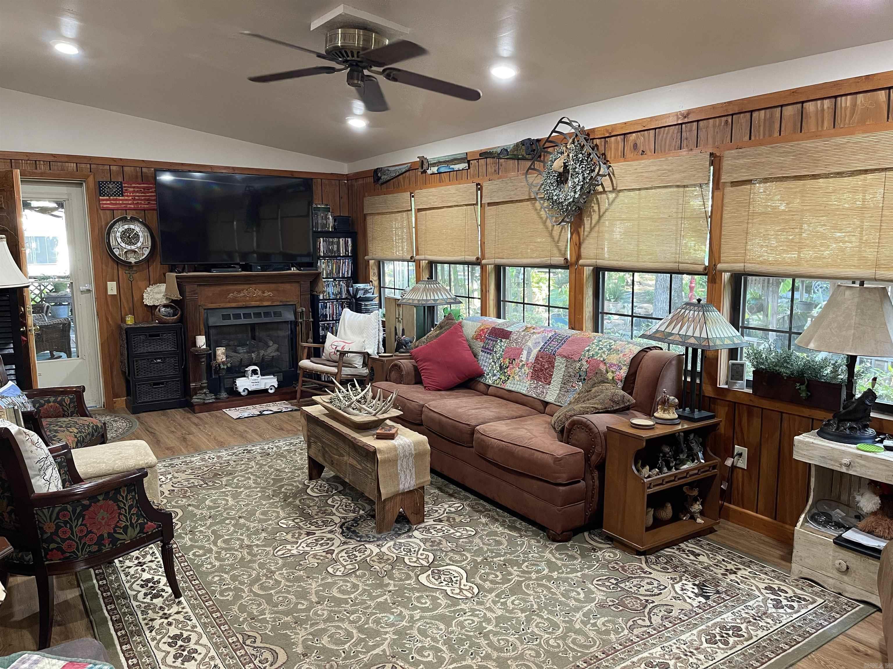532 Canyon Road Greers Ferry, AR 72067