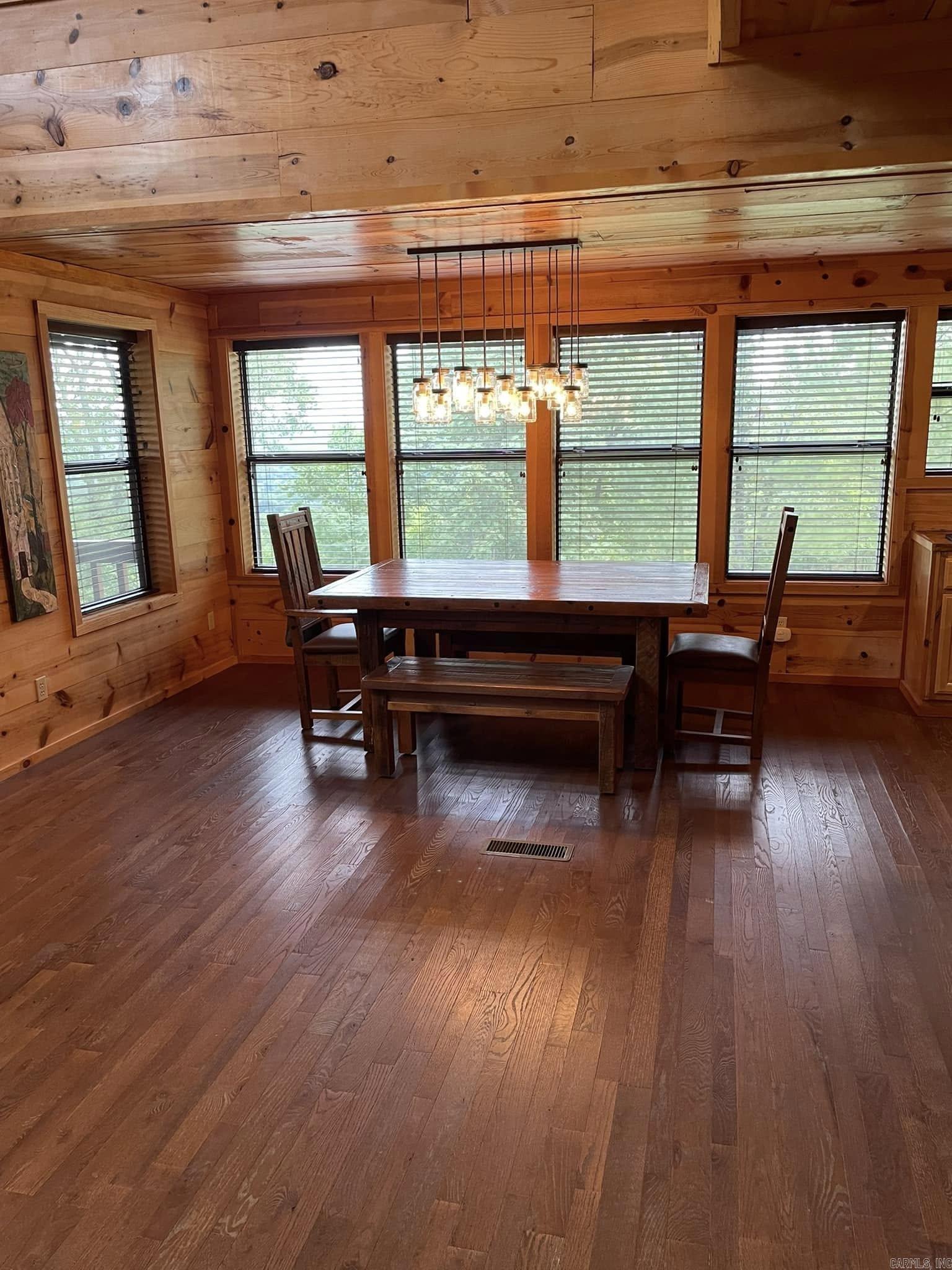 516  Bluff View Court  Mountain View, AR