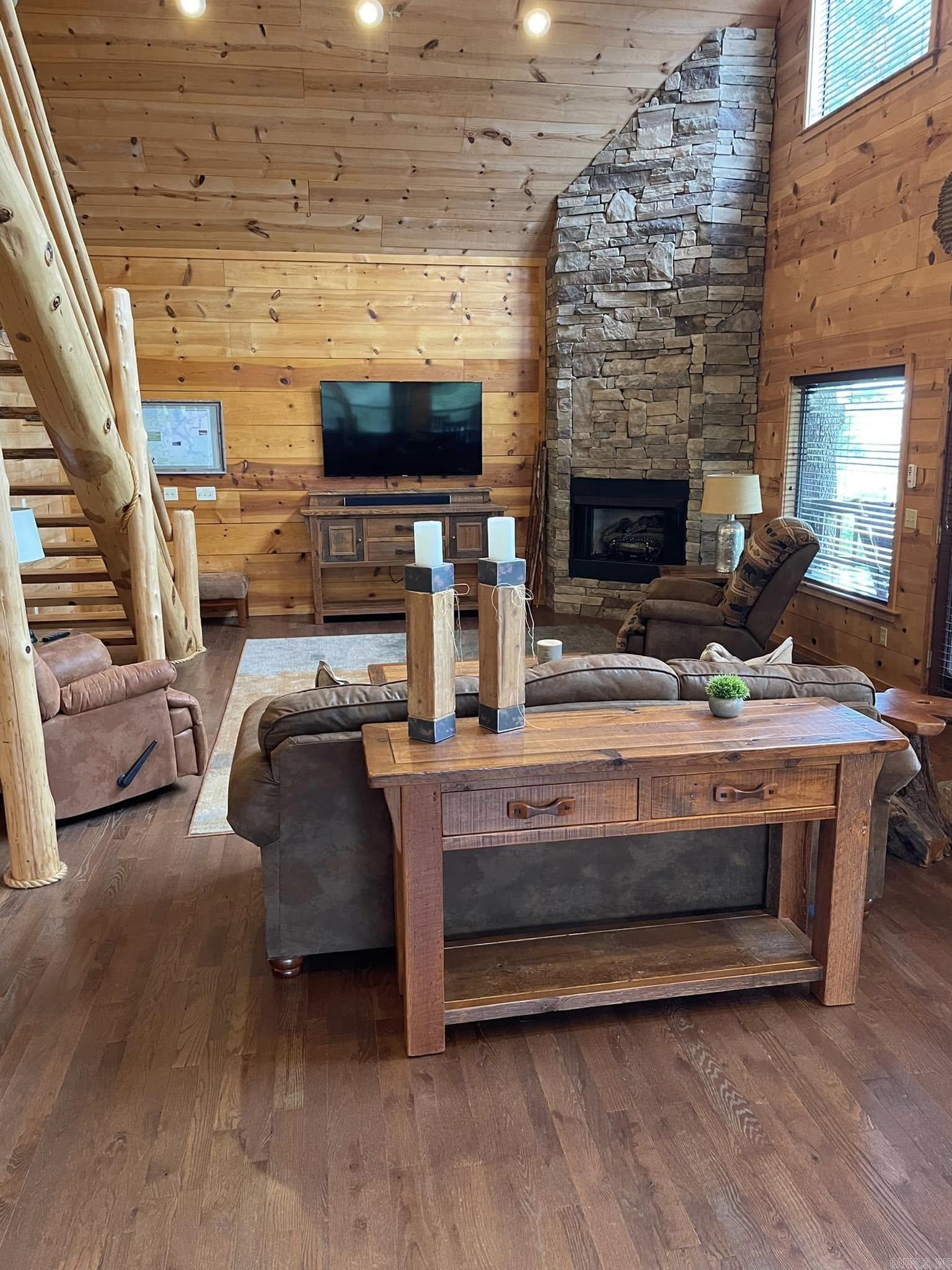 516  Bluff View Court  Mountain View, AR