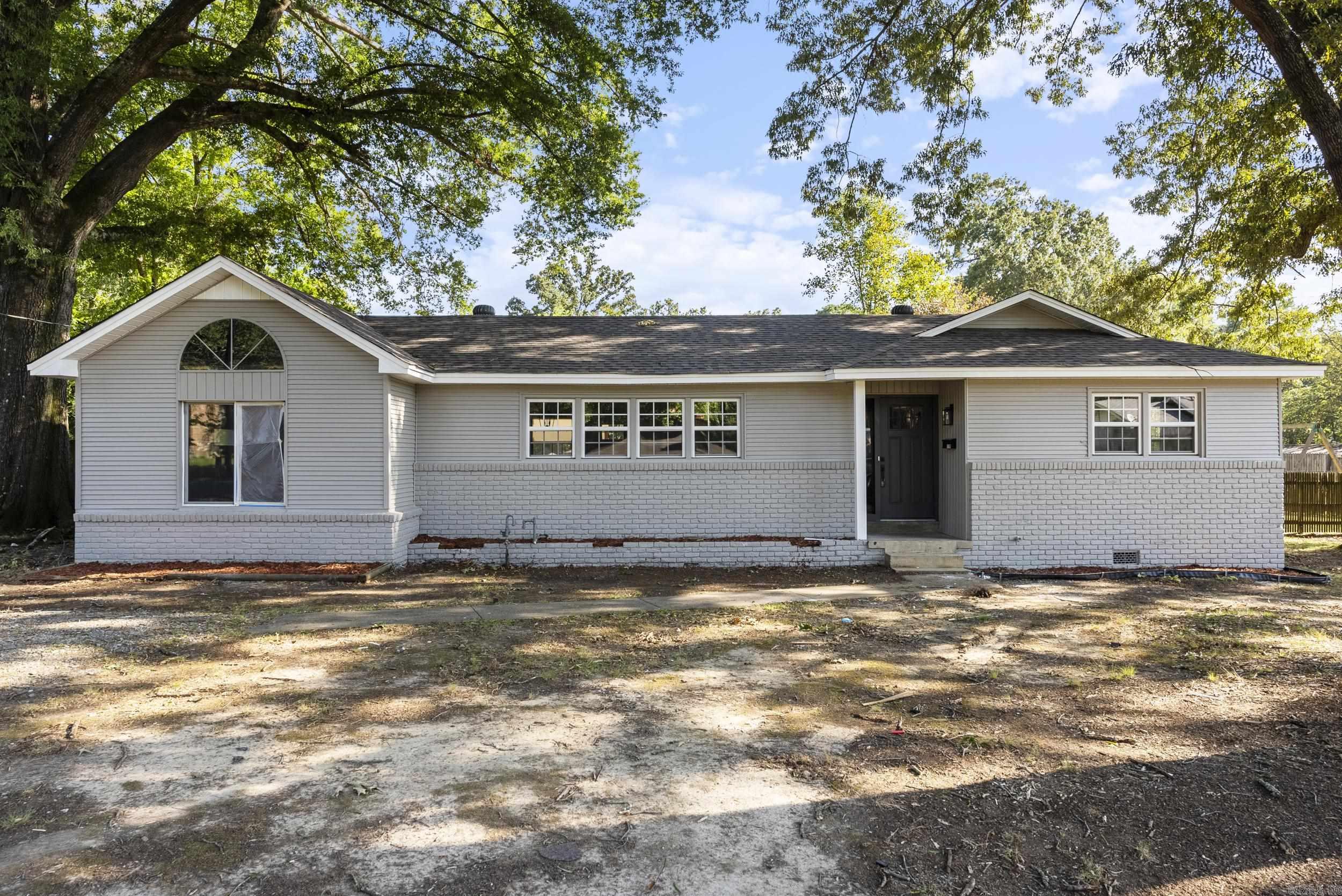 1110  Henry  Benton, AR