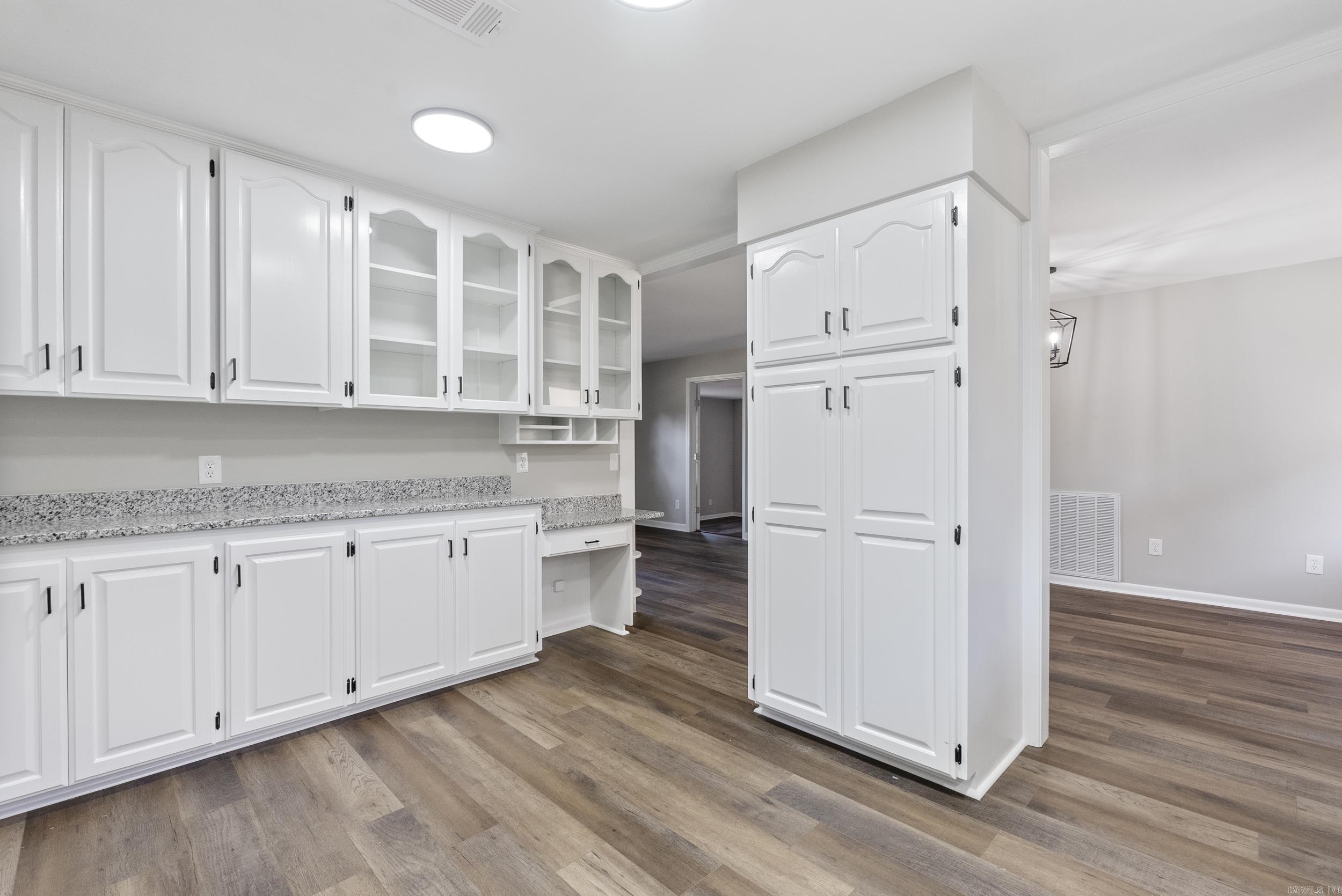 1110  Henry  Benton, AR