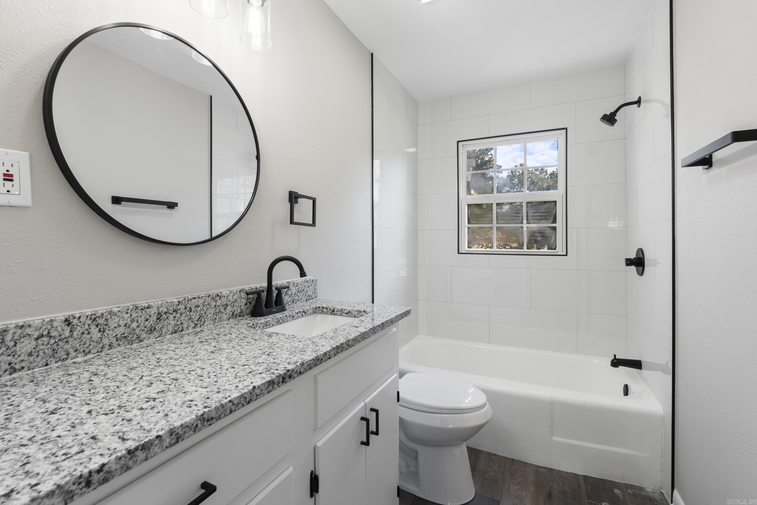 1110  Henry  Benton, AR