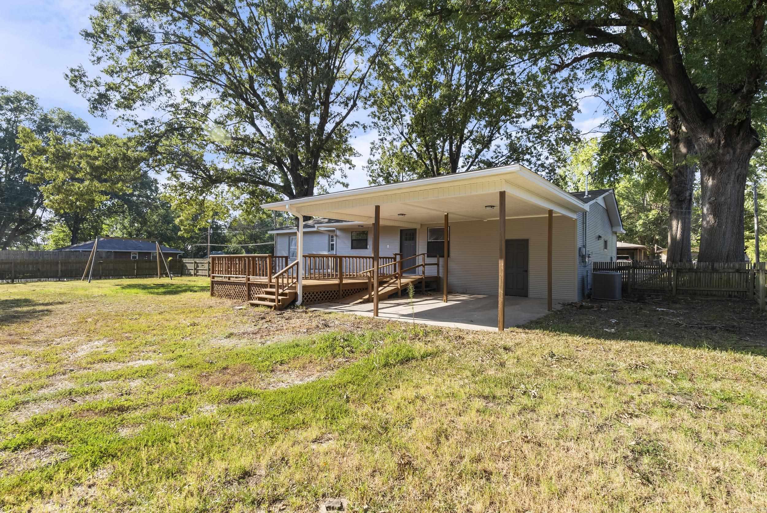 1110  Henry  Benton, AR