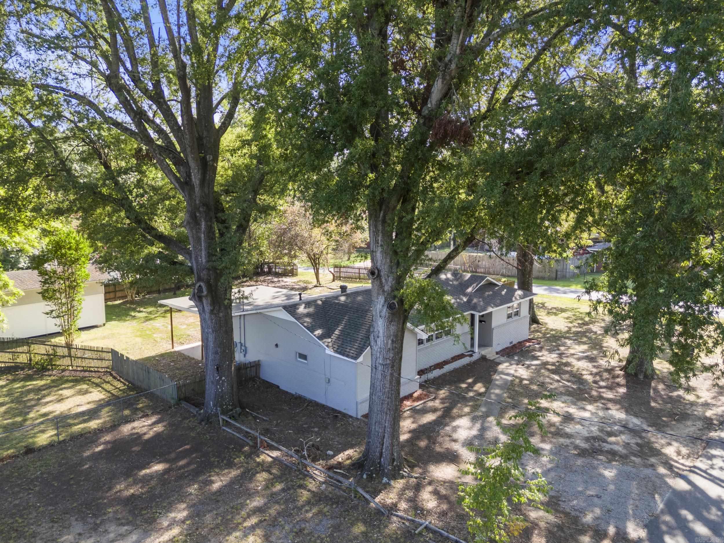 1110  Henry  Benton, AR