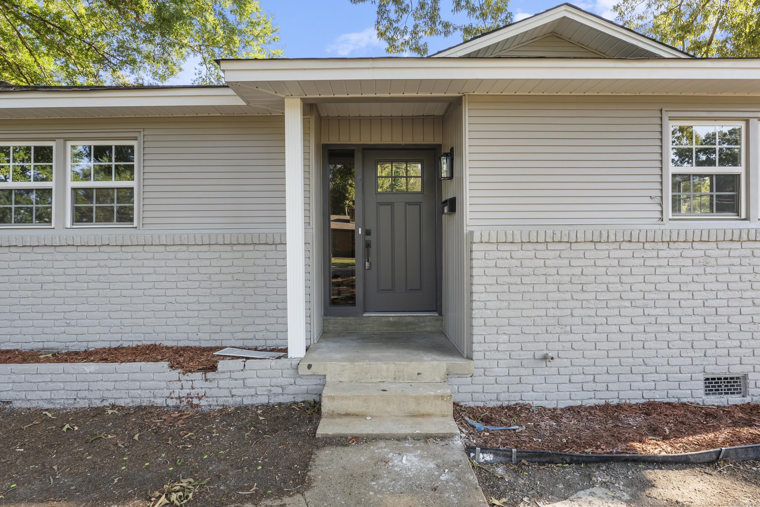 1110  Henry  Benton, AR