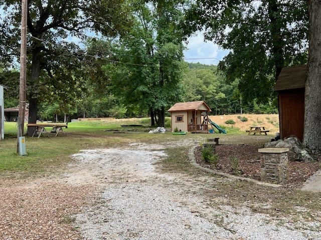652  Oliver  Mountain View, AR