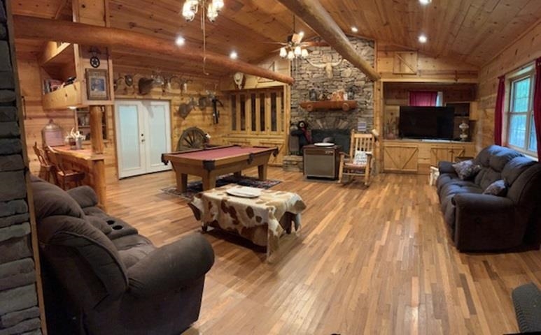 652  Oliver  Mountain View, AR
