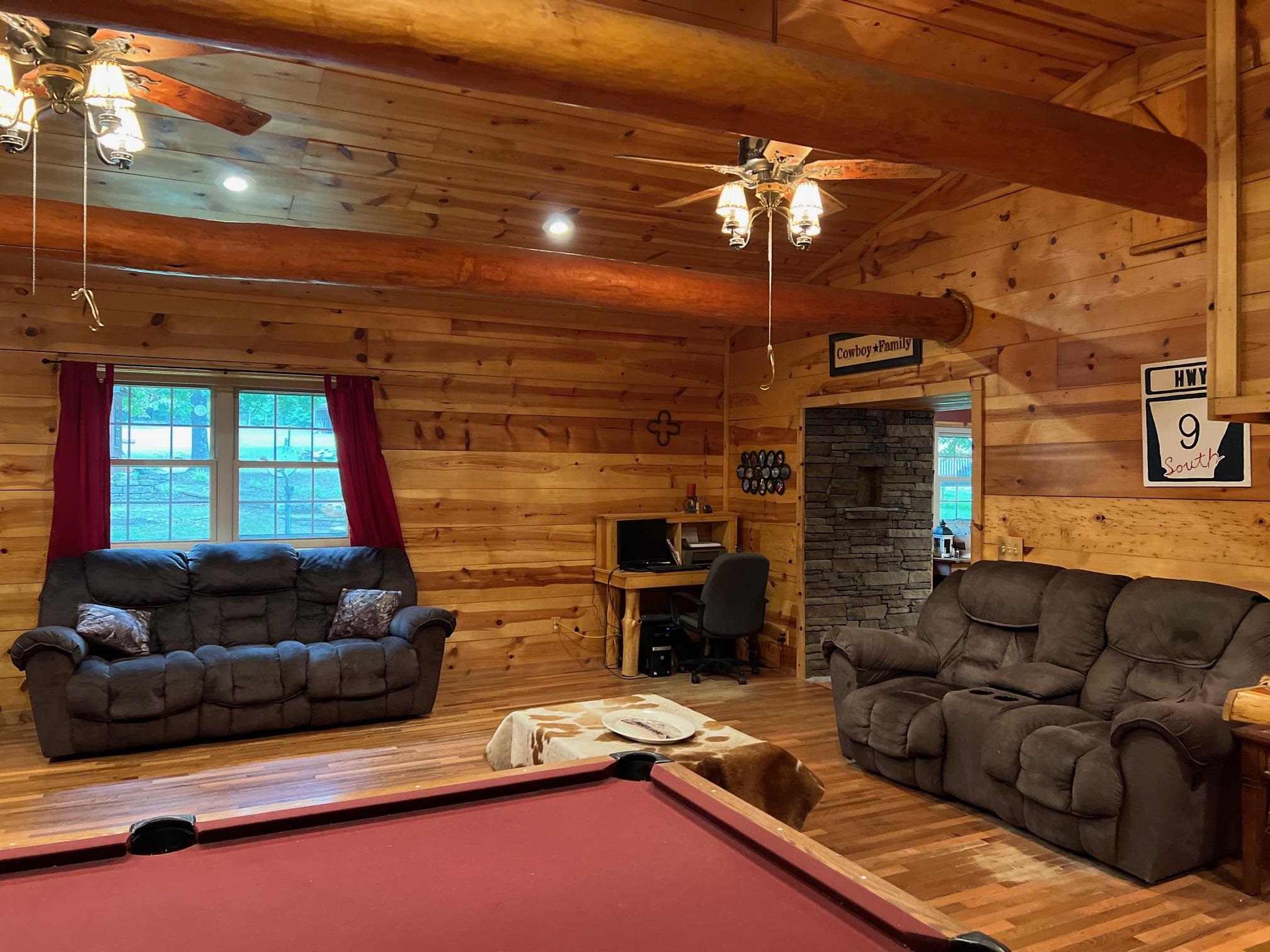 652  Oliver  Mountain View, AR