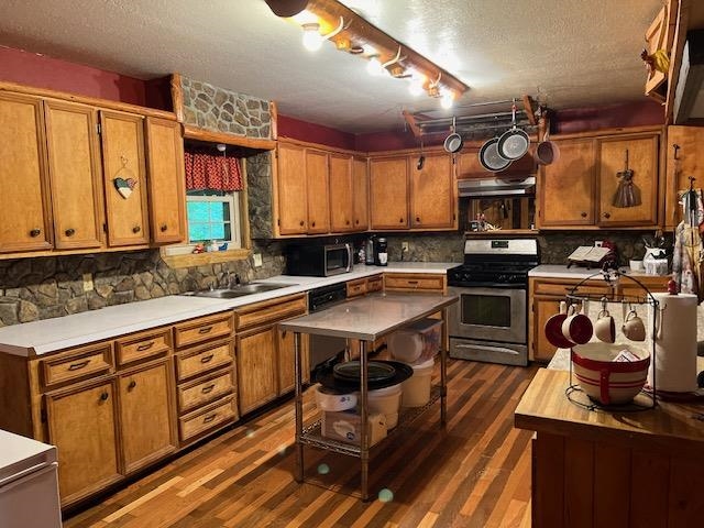 652  Oliver  Mountain View, AR