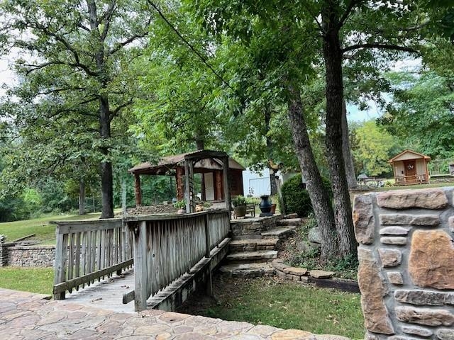 652  Oliver  Mountain View, AR
