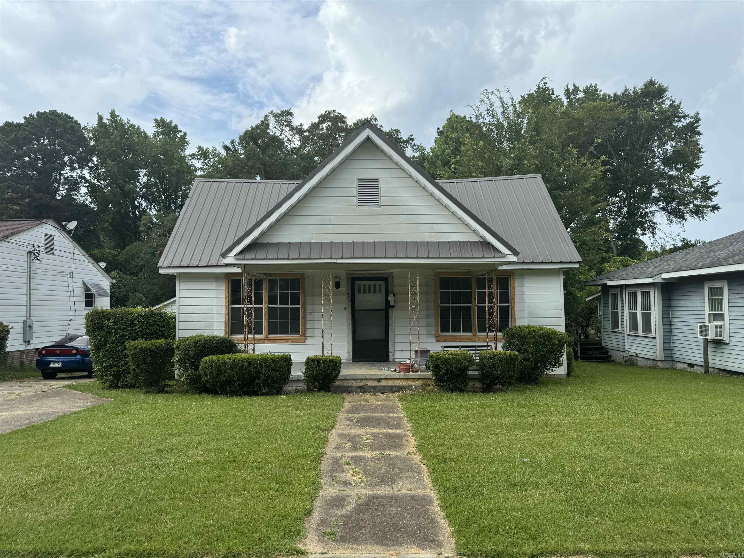 922  Lyons  Camden, AR