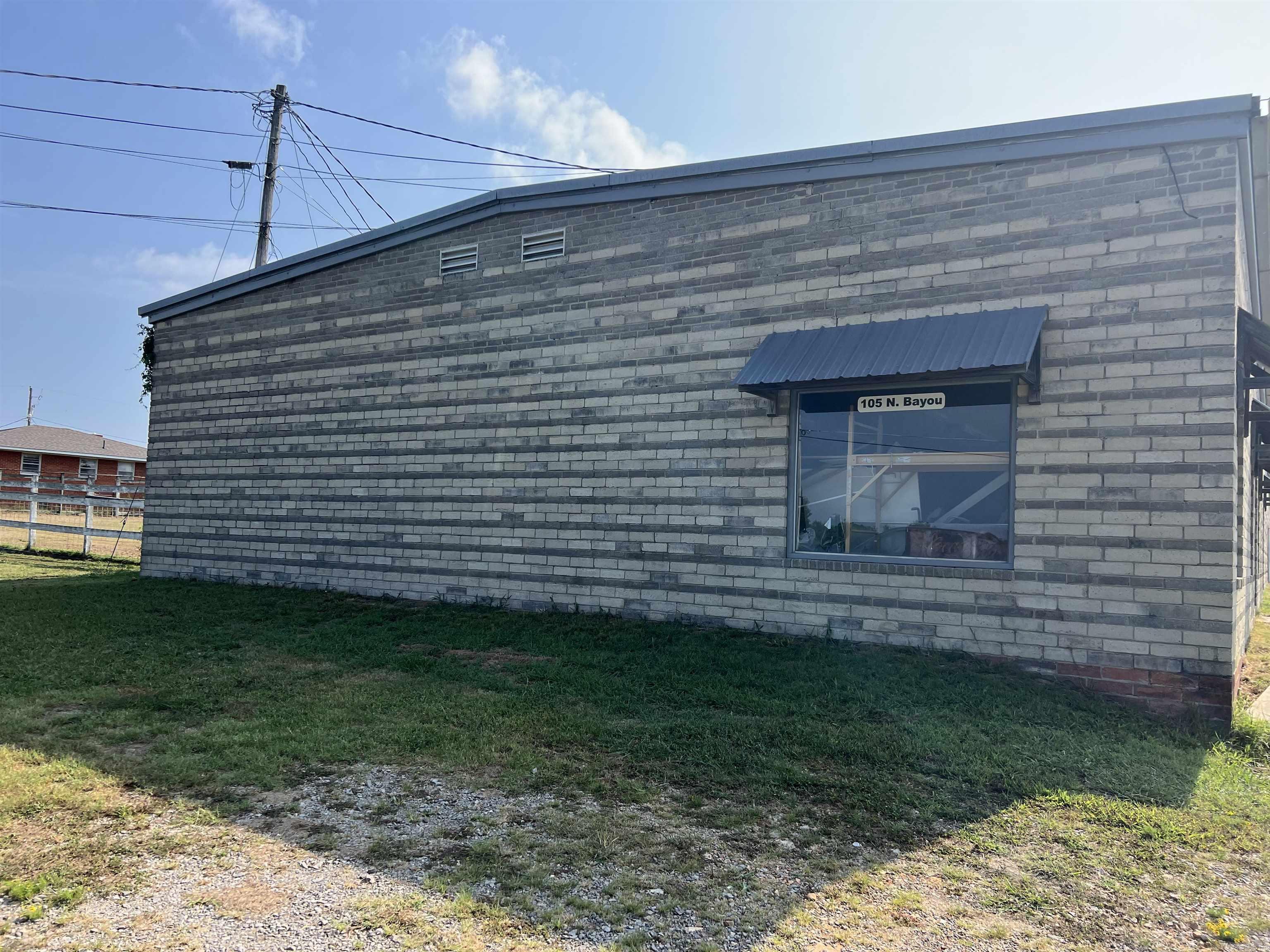 105 N Bayou  Mountain View, AR