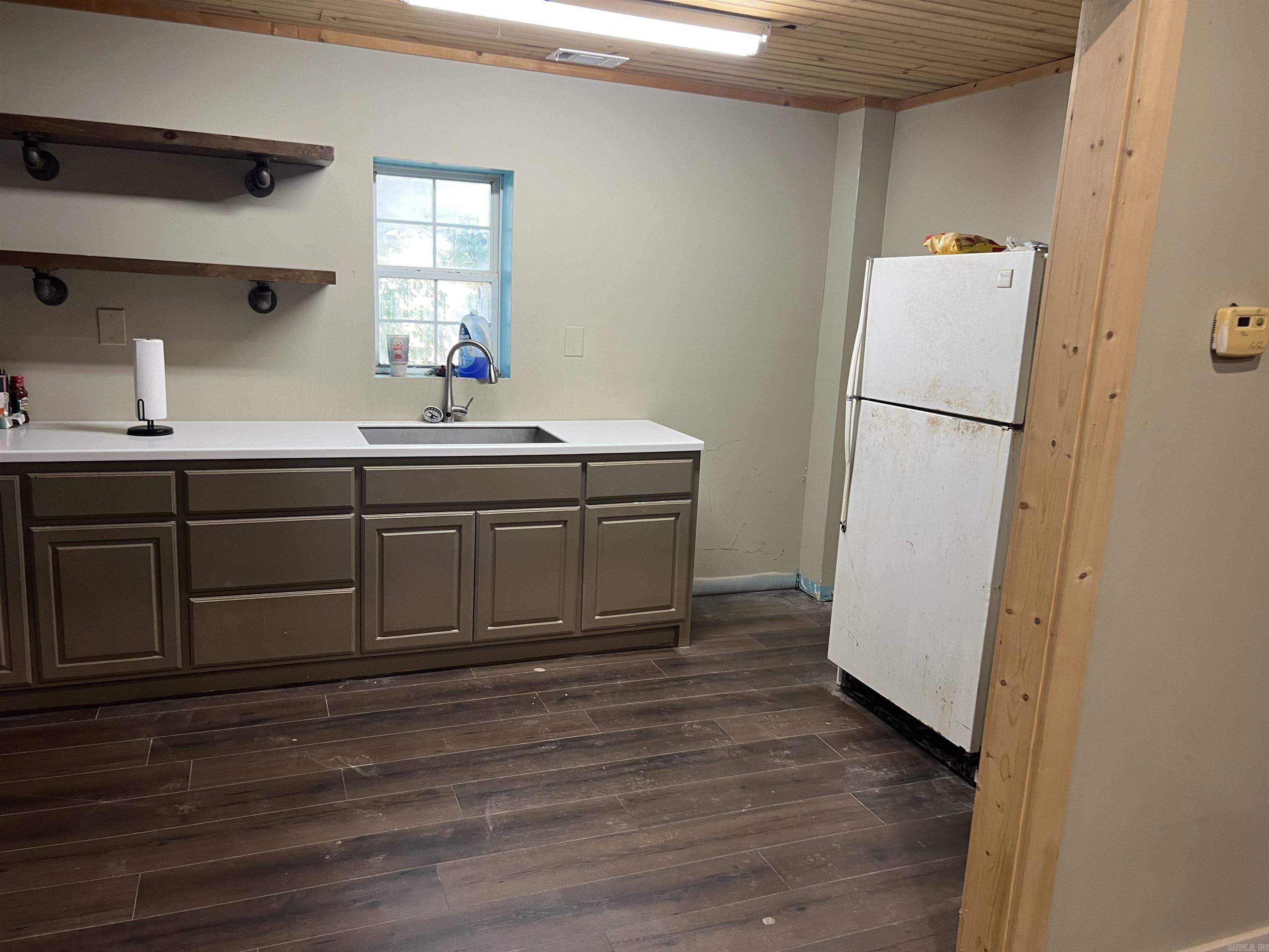 105 N Bayou  Mountain View, AR