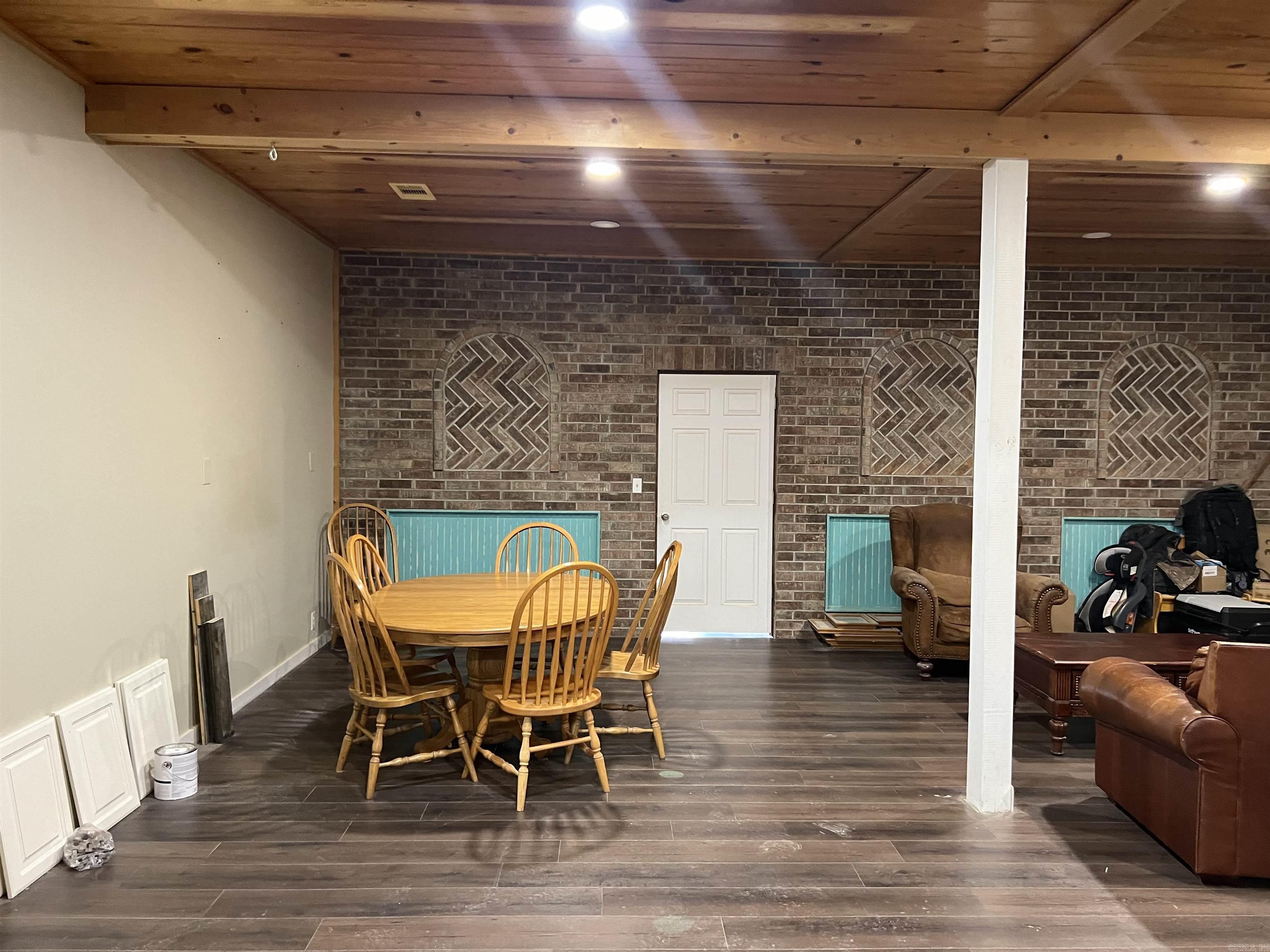 105 N Bayou  Mountain View, AR