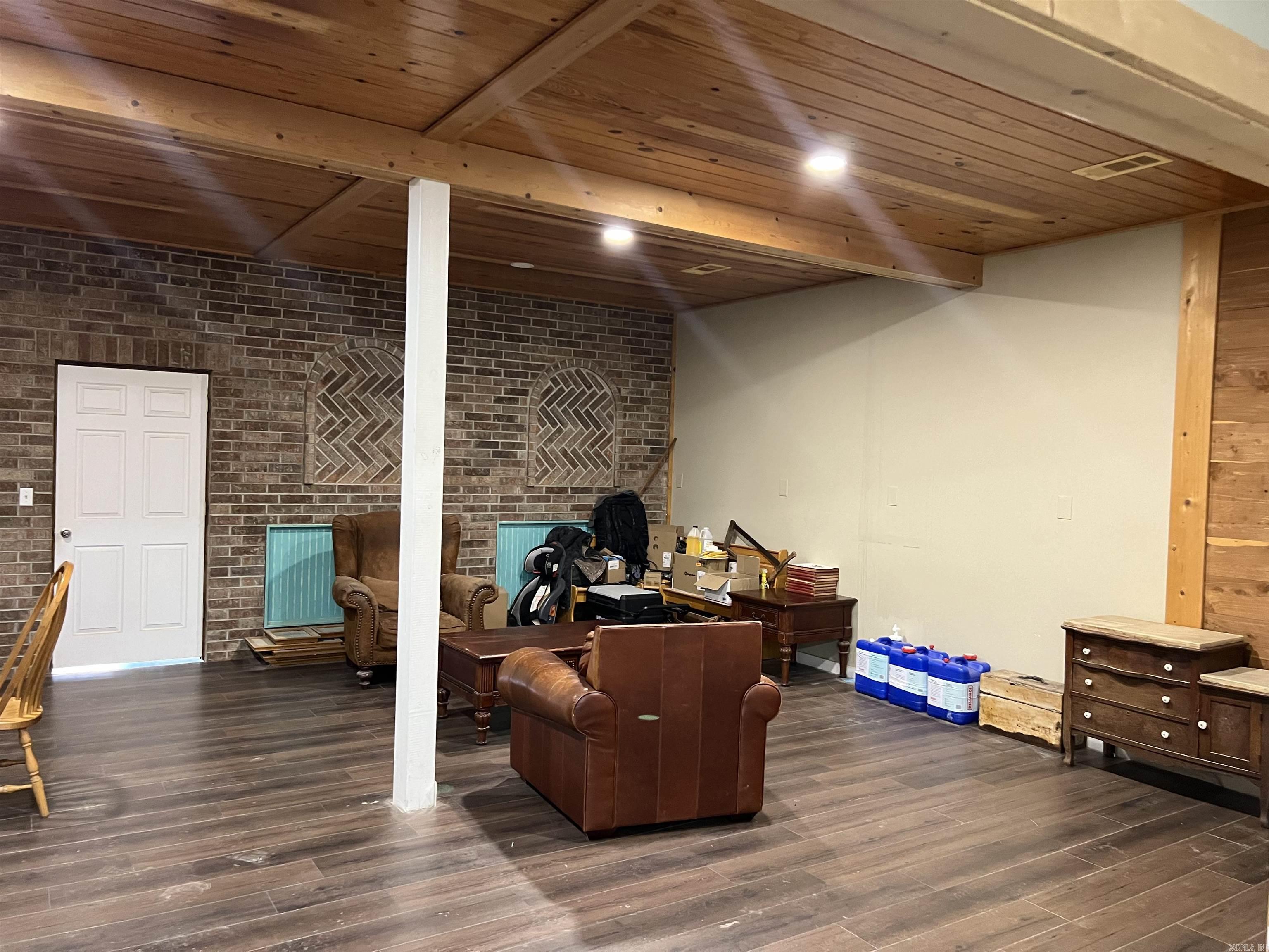 105 N Bayou  Mountain View, AR