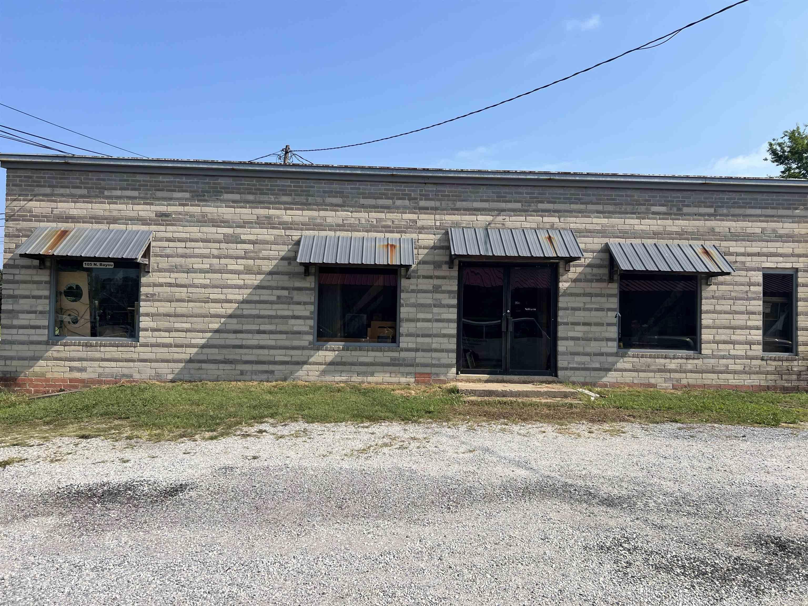 105 N Bayou  Mountain View, AR