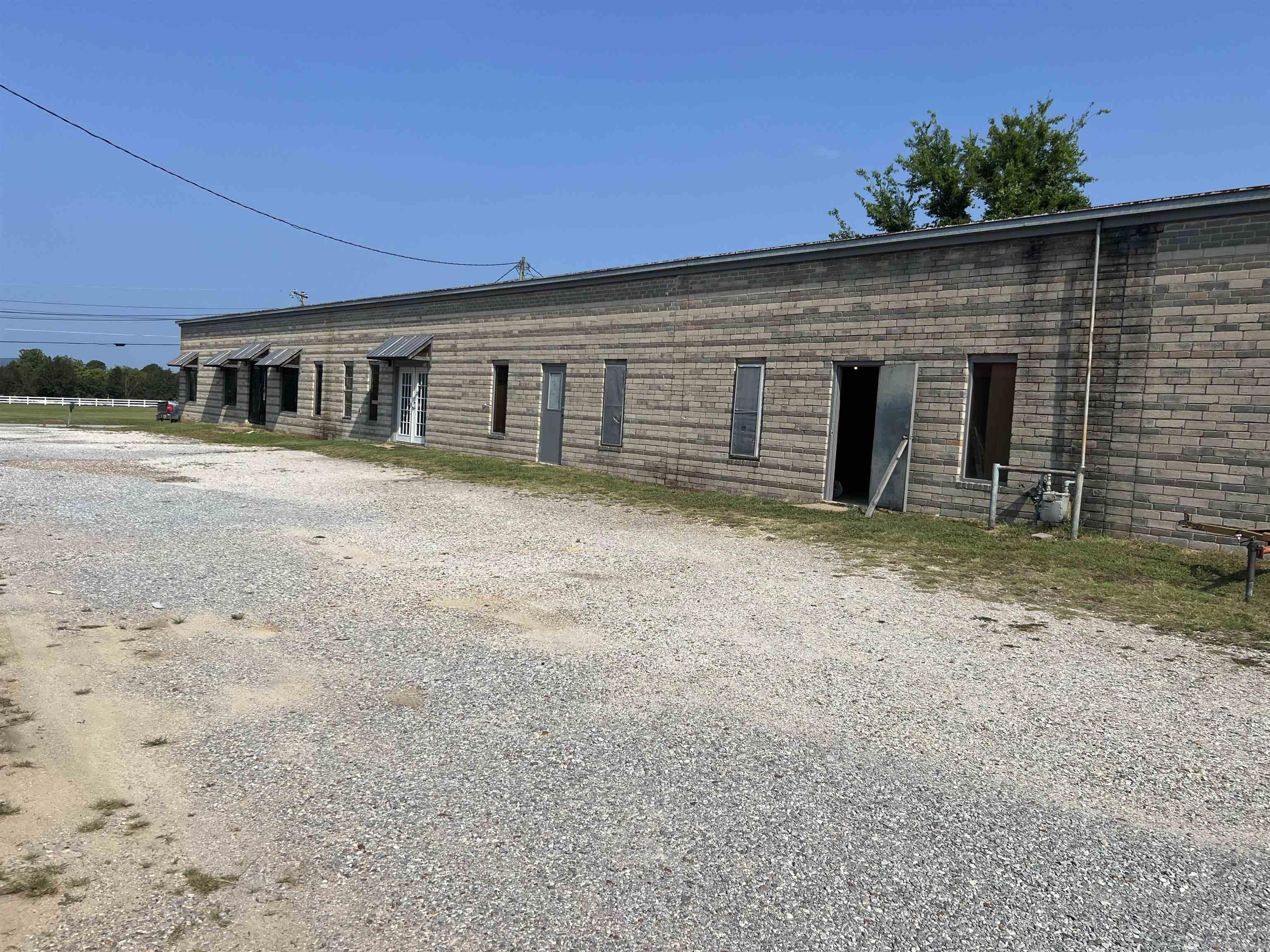 105 N Bayou  Mountain View, AR