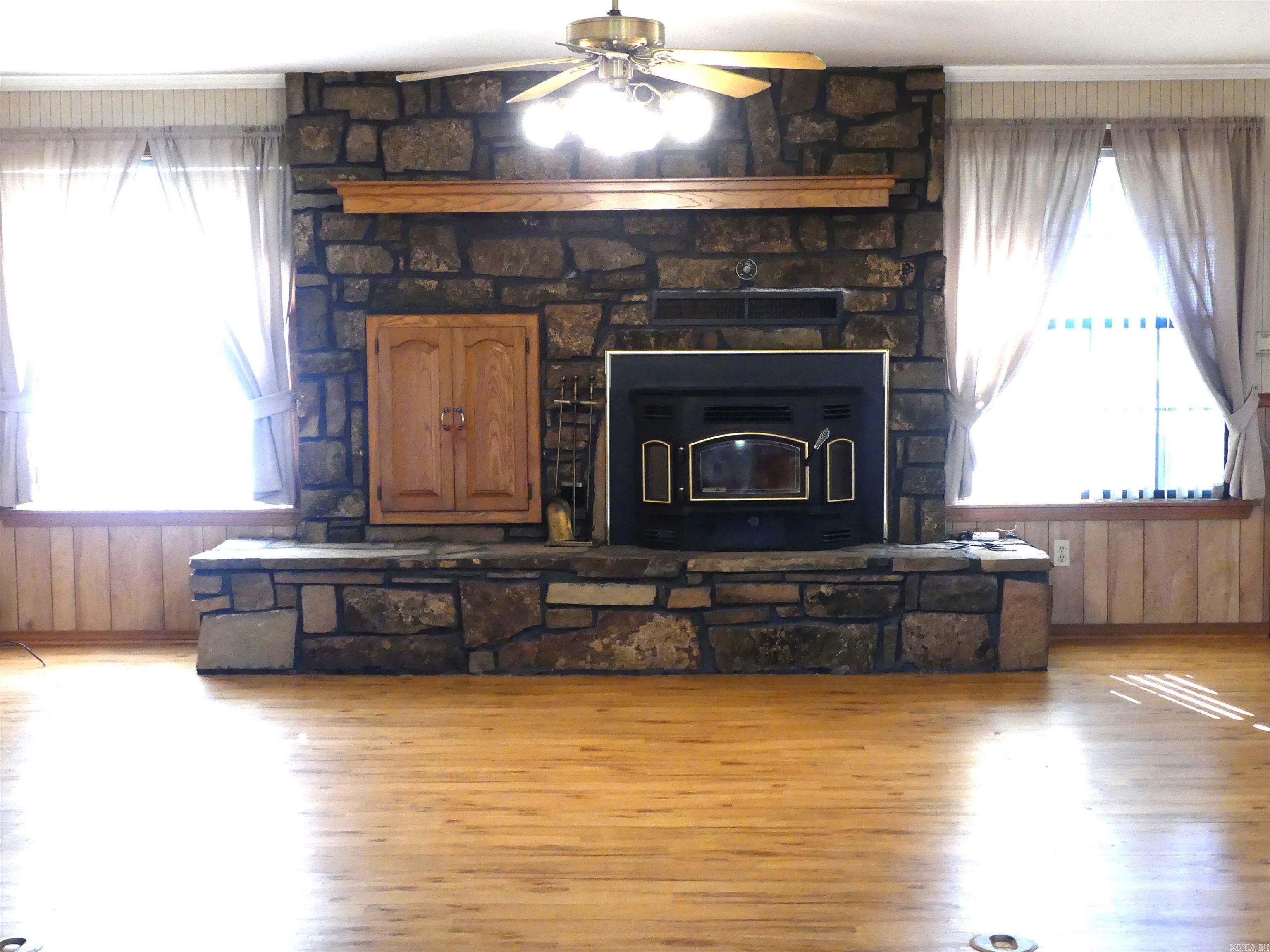 1105 Crescent Drive Mena, AR 71953