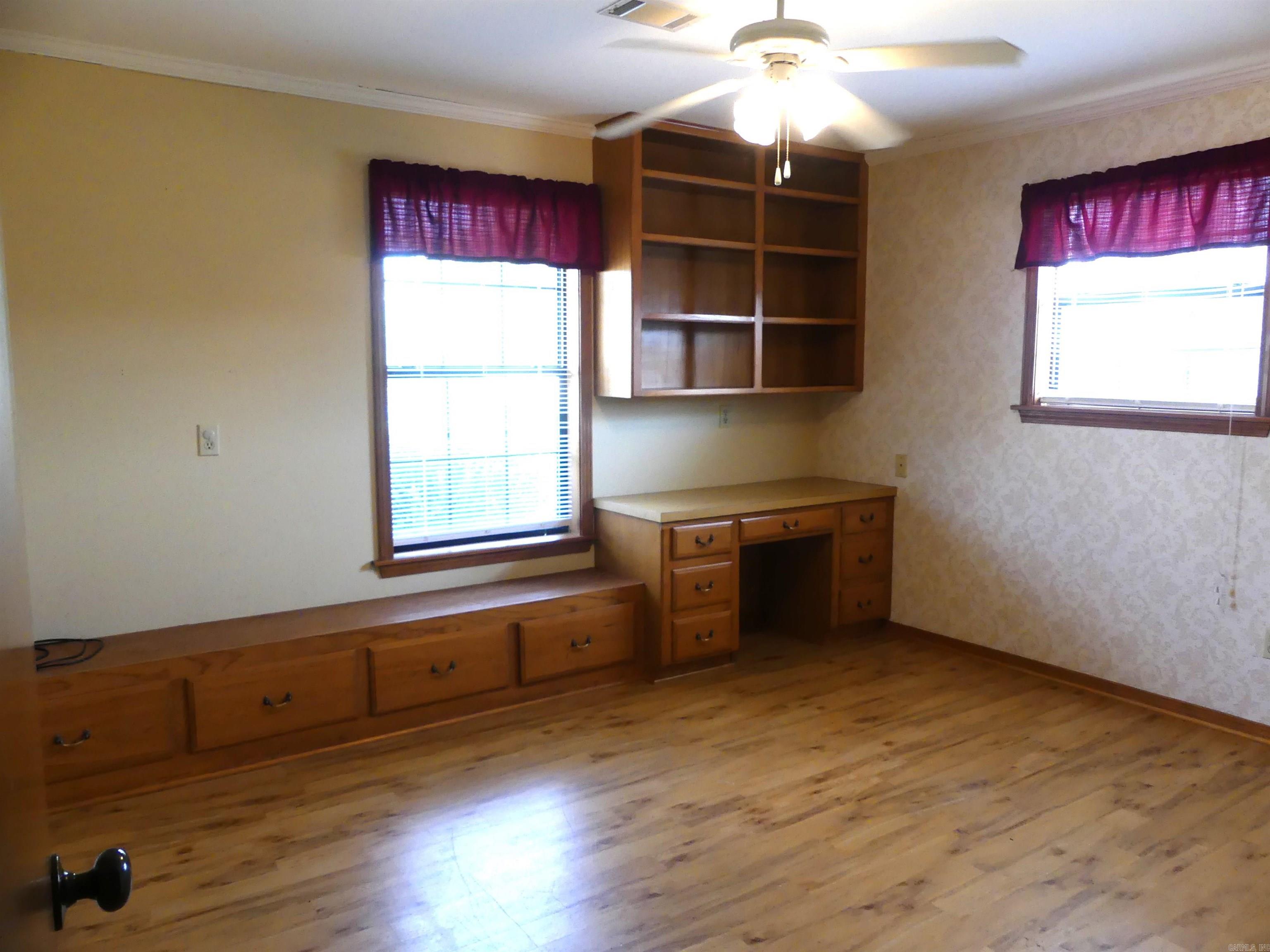 1105 Crescent Drive Mena, AR 71953