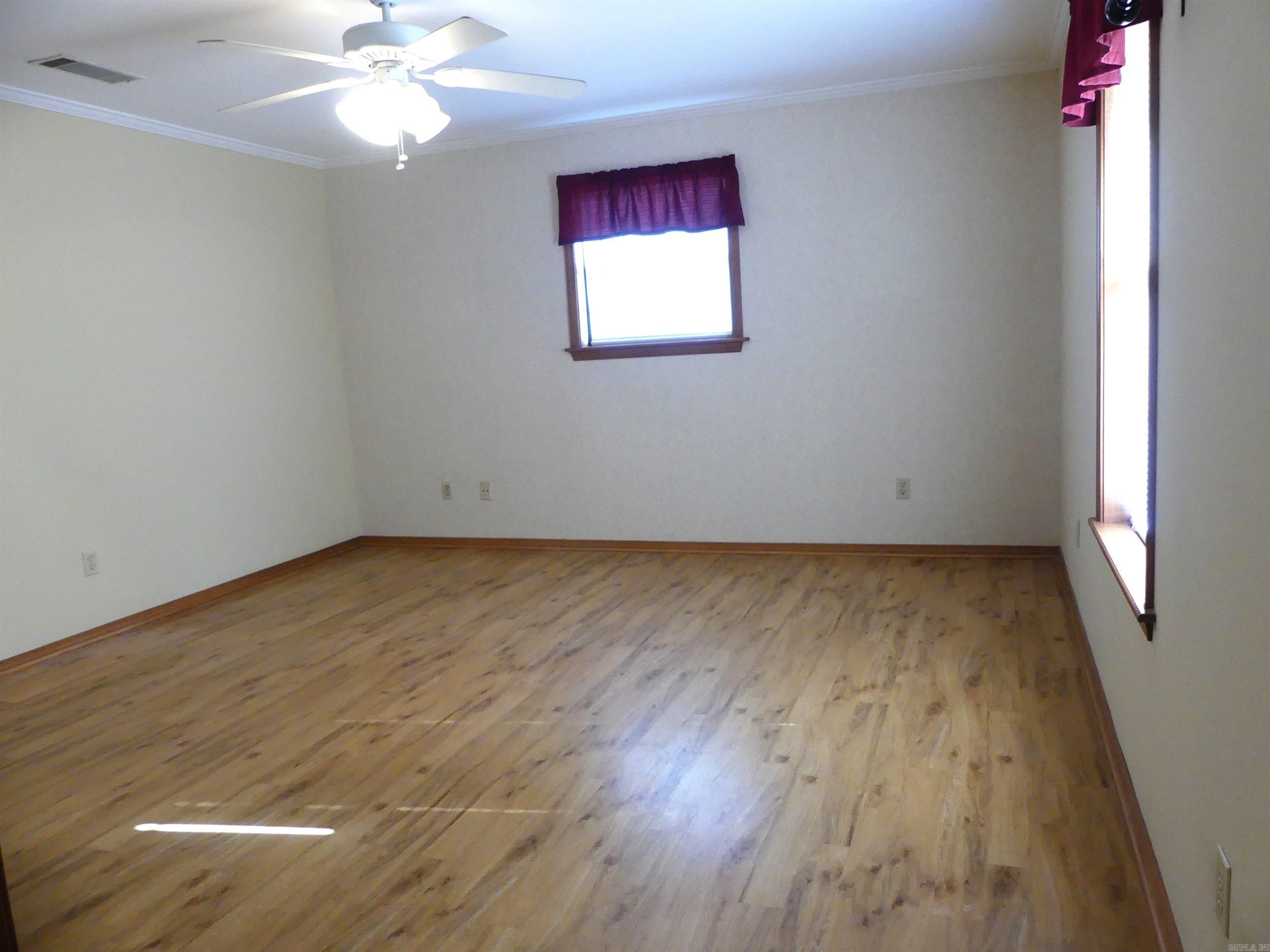 1105 Crescent Drive Mena, AR 71953