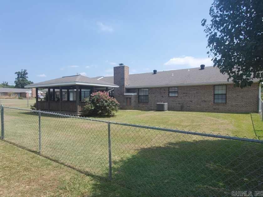 1105 Crescent Drive Mena, AR 71953