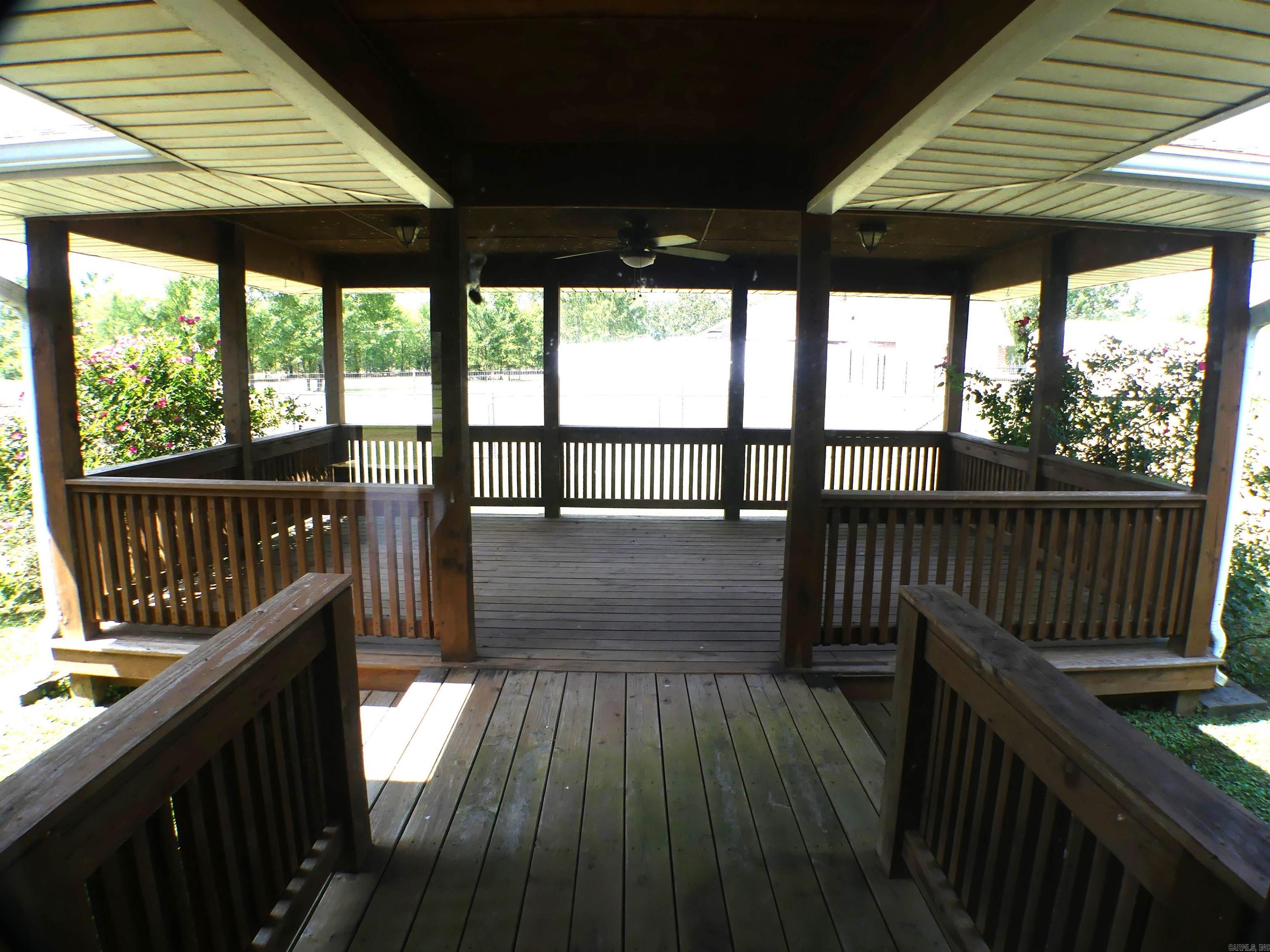 1105 Crescent Drive Mena, AR 71953