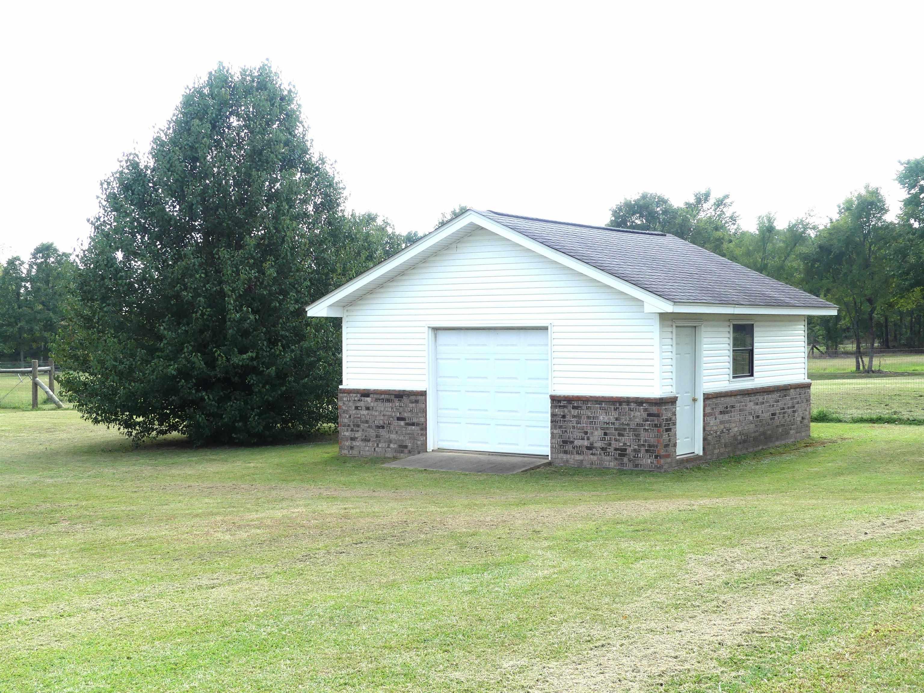 1105 Crescent Drive Mena, AR 71953