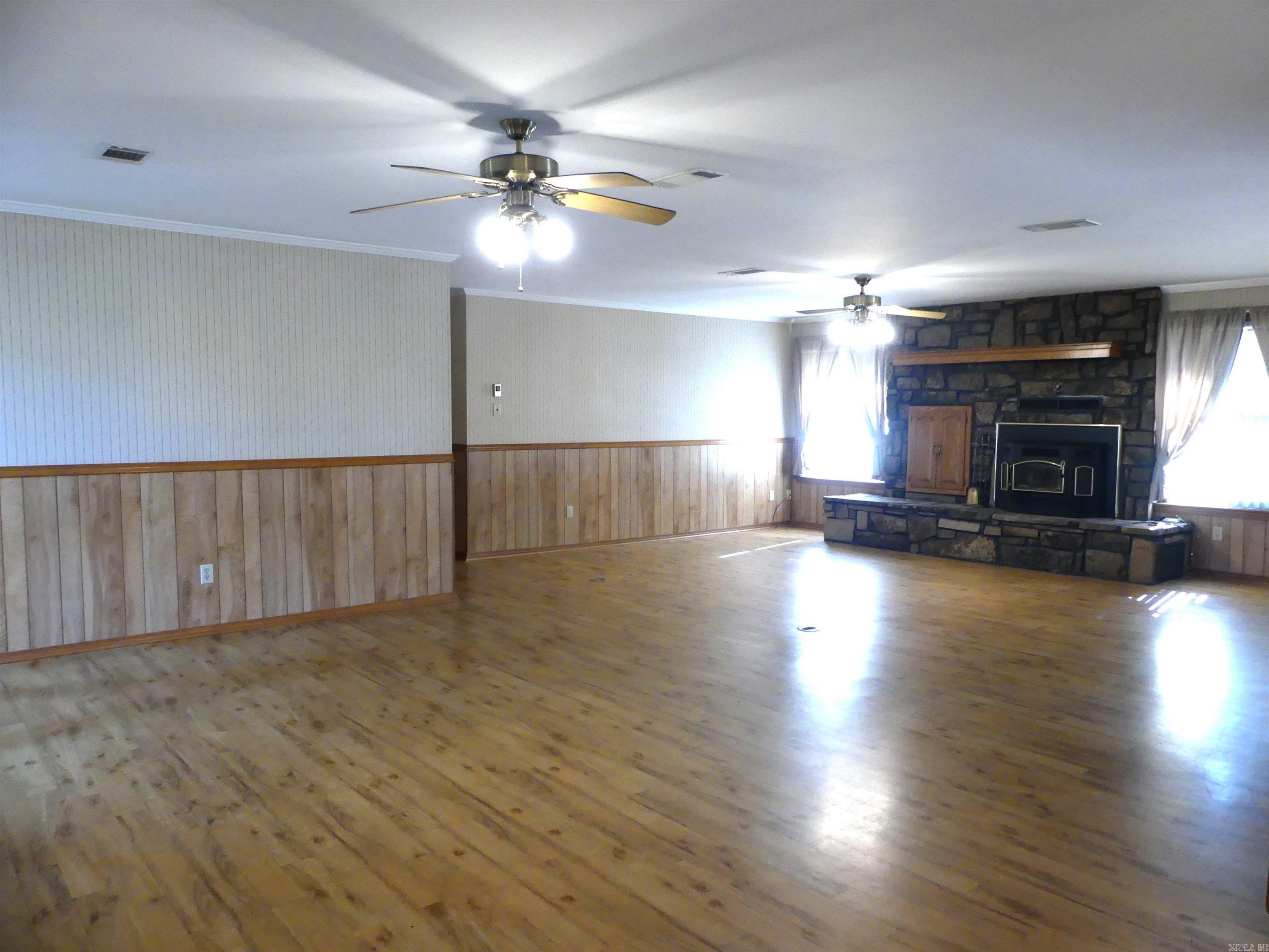 1105 Crescent Drive Mena, AR 71953